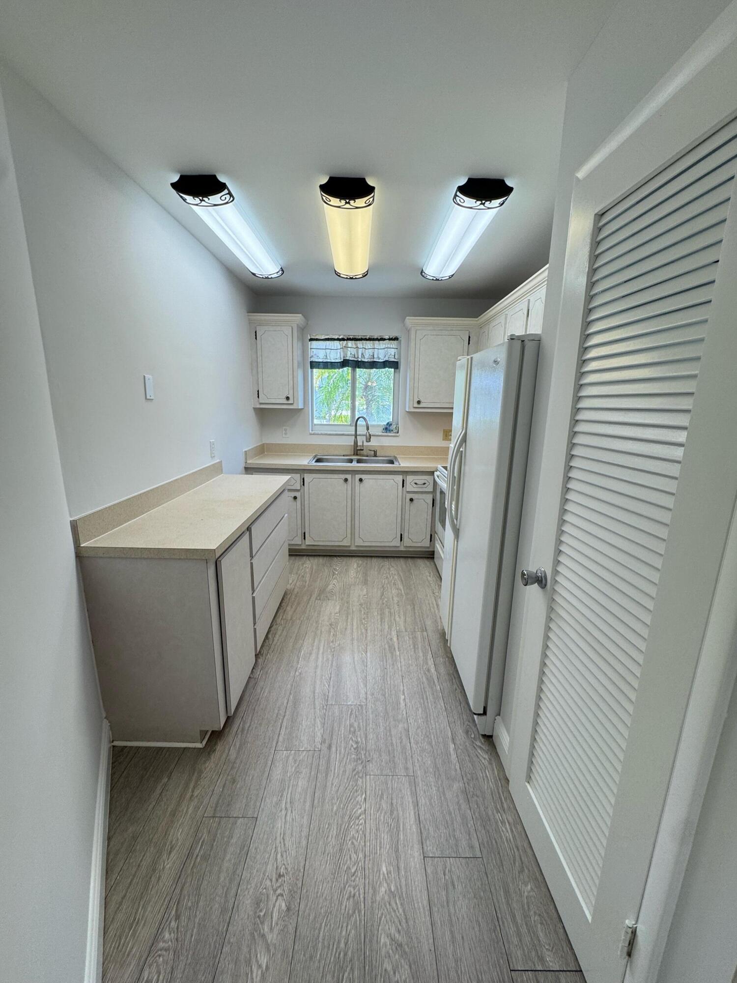 5 Westwood Avenue 103d