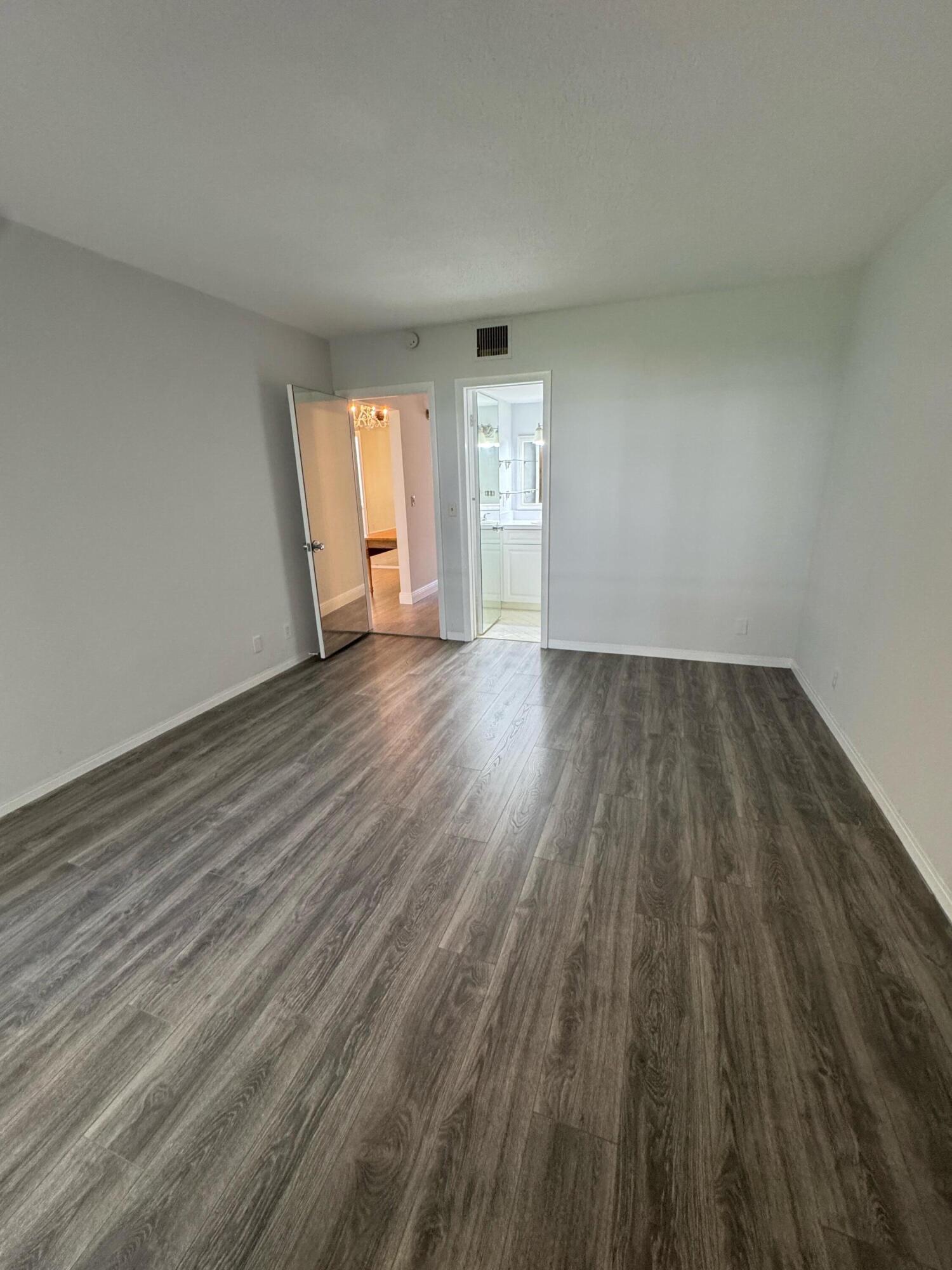 5 Westwood Avenue 103d