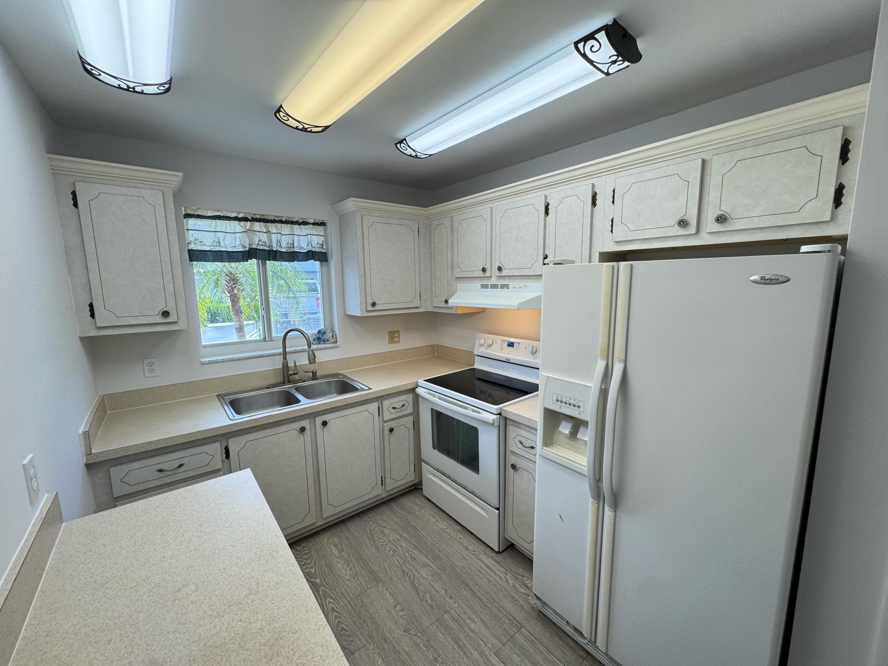 5 Westwood Avenue 103d