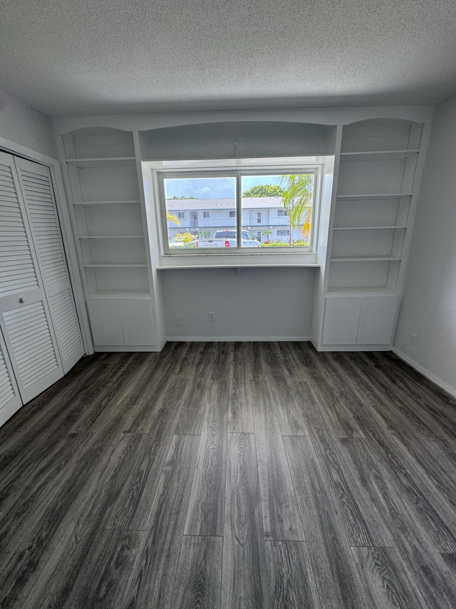 5 Westwood Avenue 103d