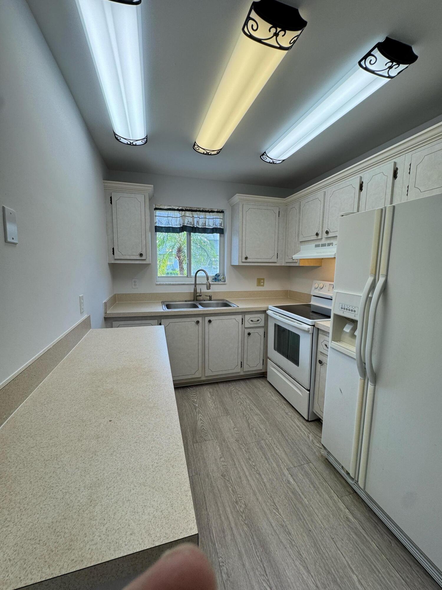 5 Westwood Avenue 103d