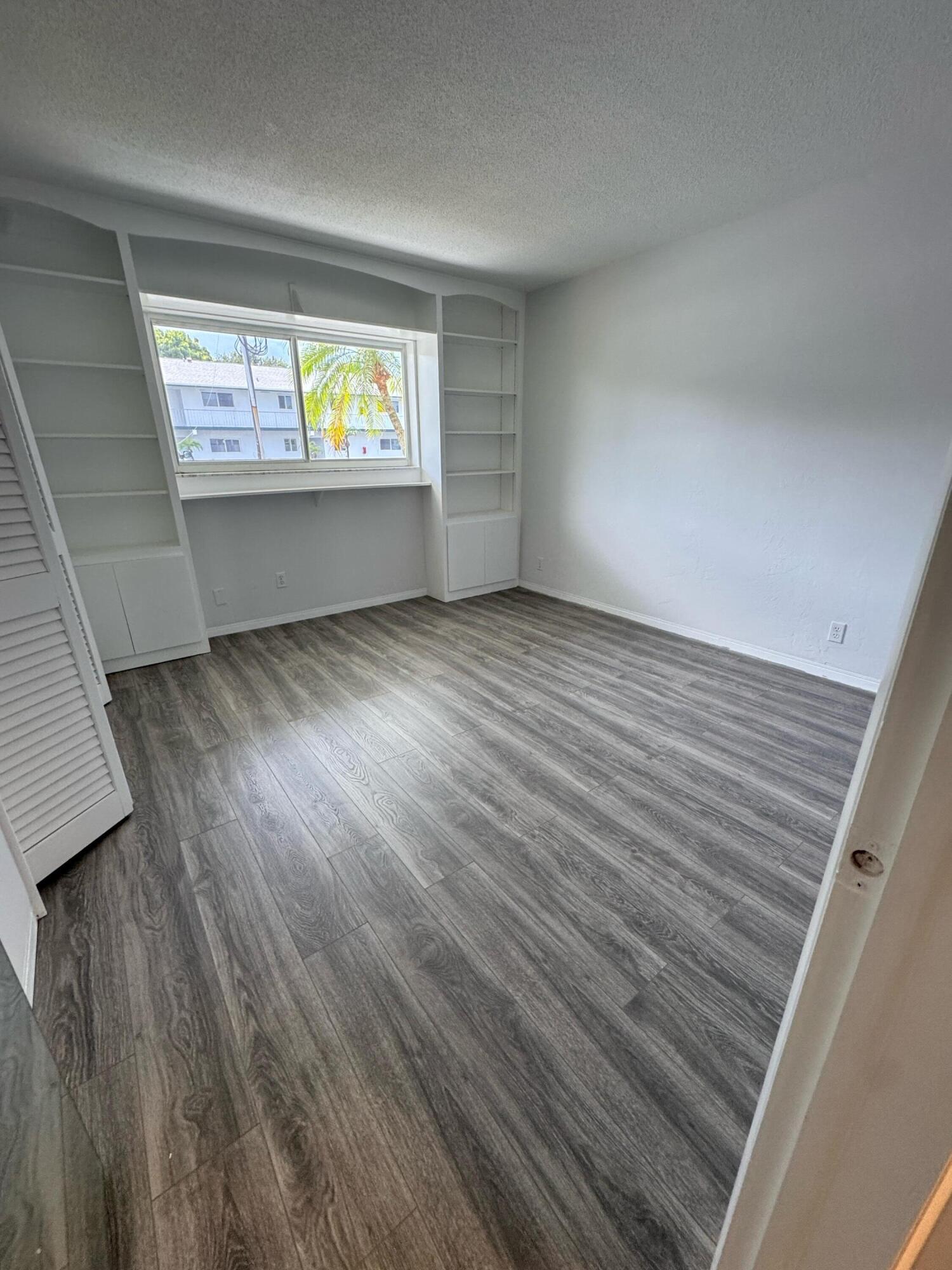 5 Westwood Avenue 103d