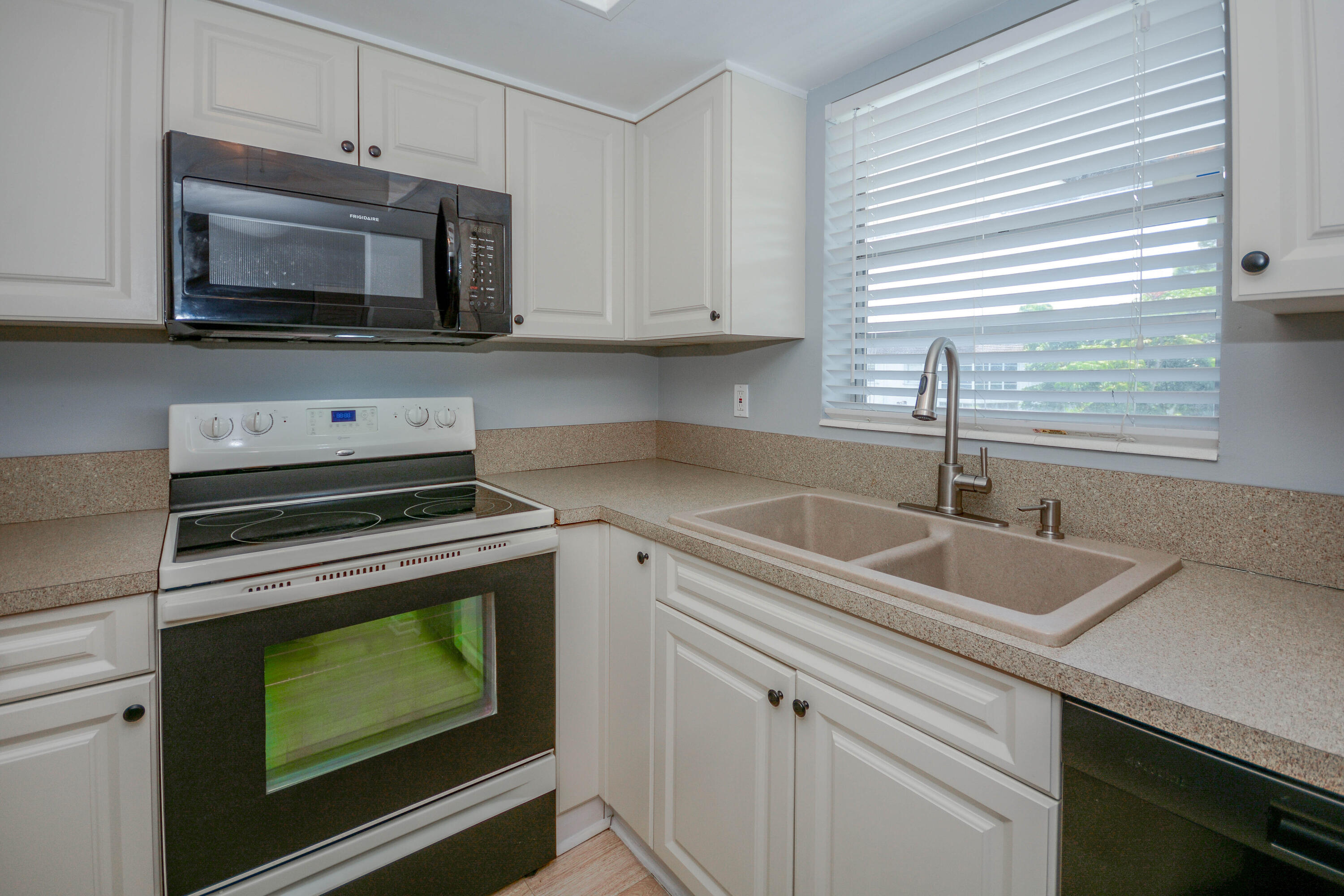 2950 SE Ocean Boulevard 1-7
