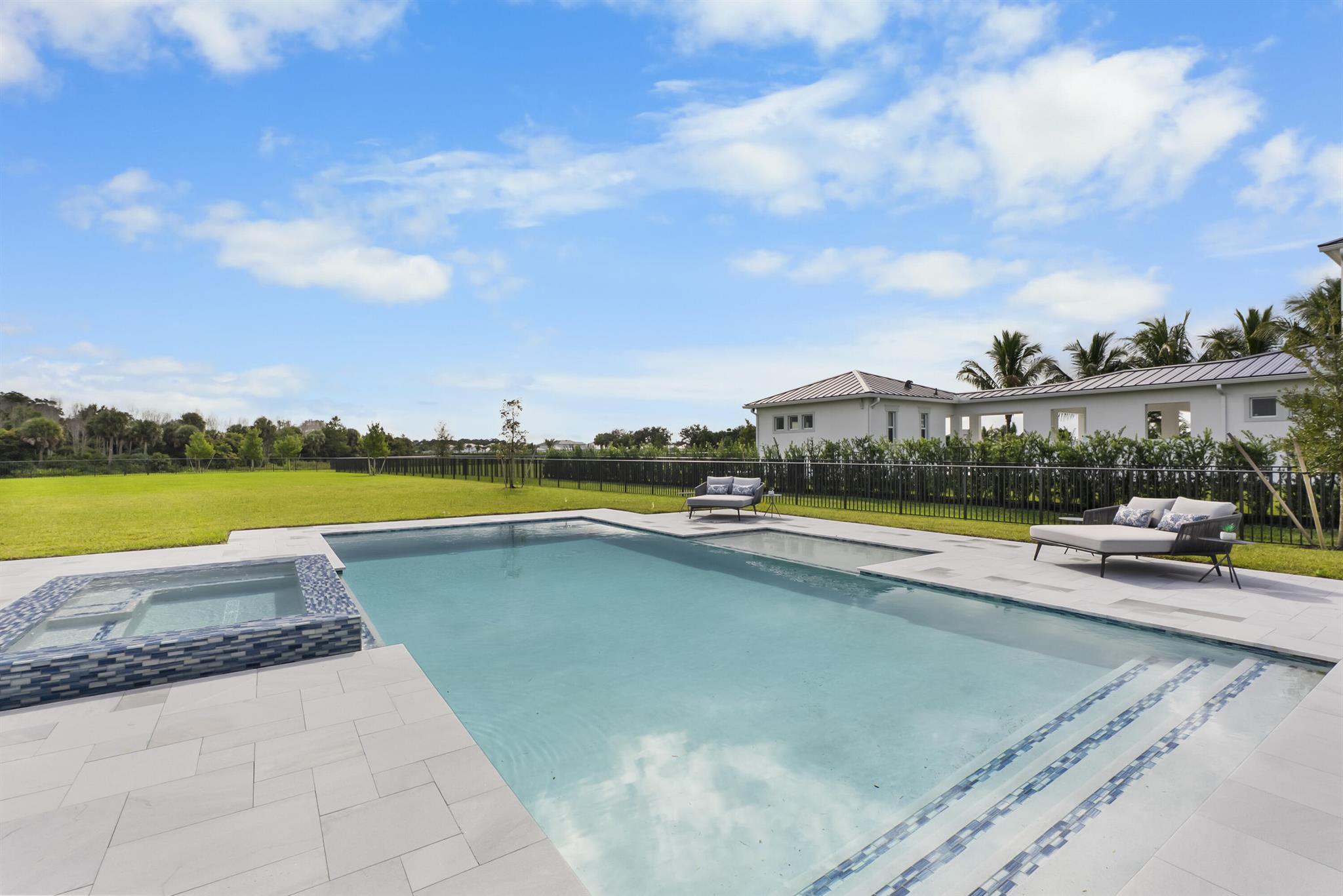 20037 SE Bridgewater Drive