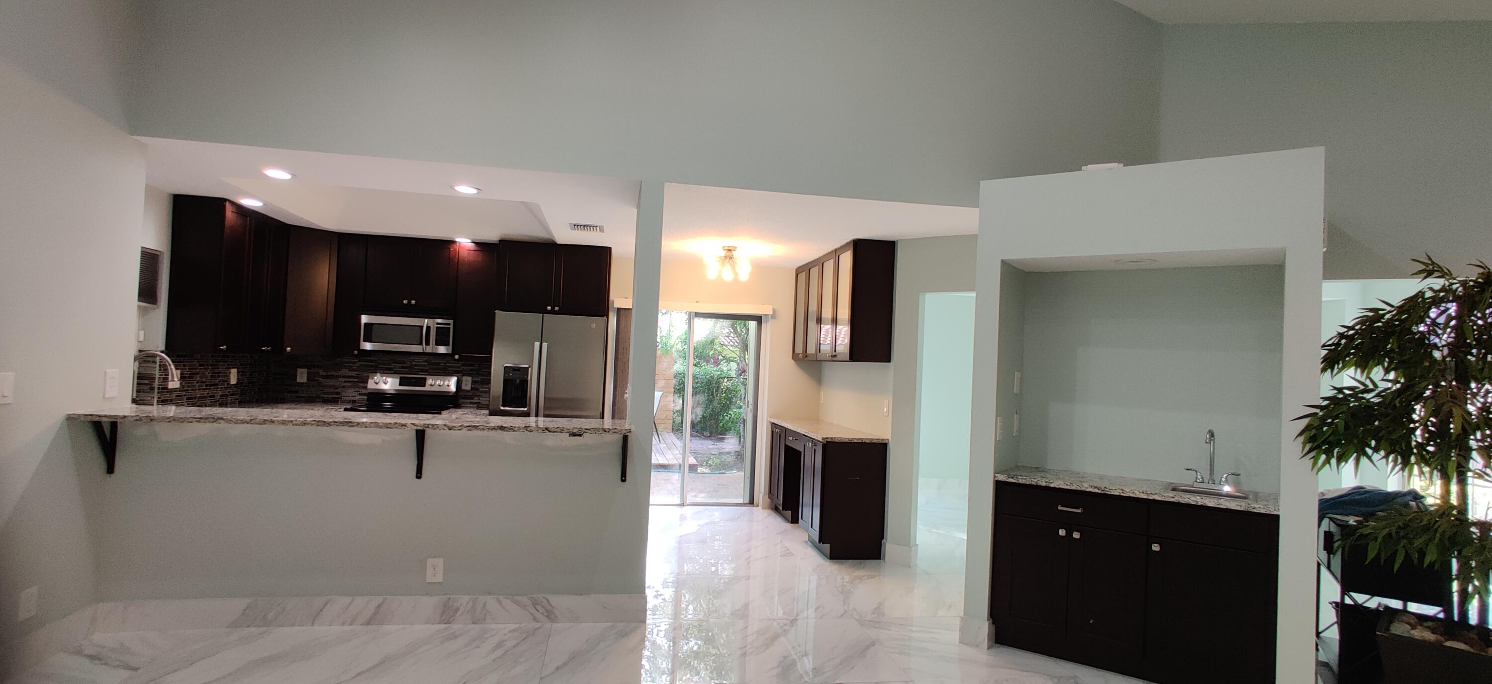 5865 NW 41st Way