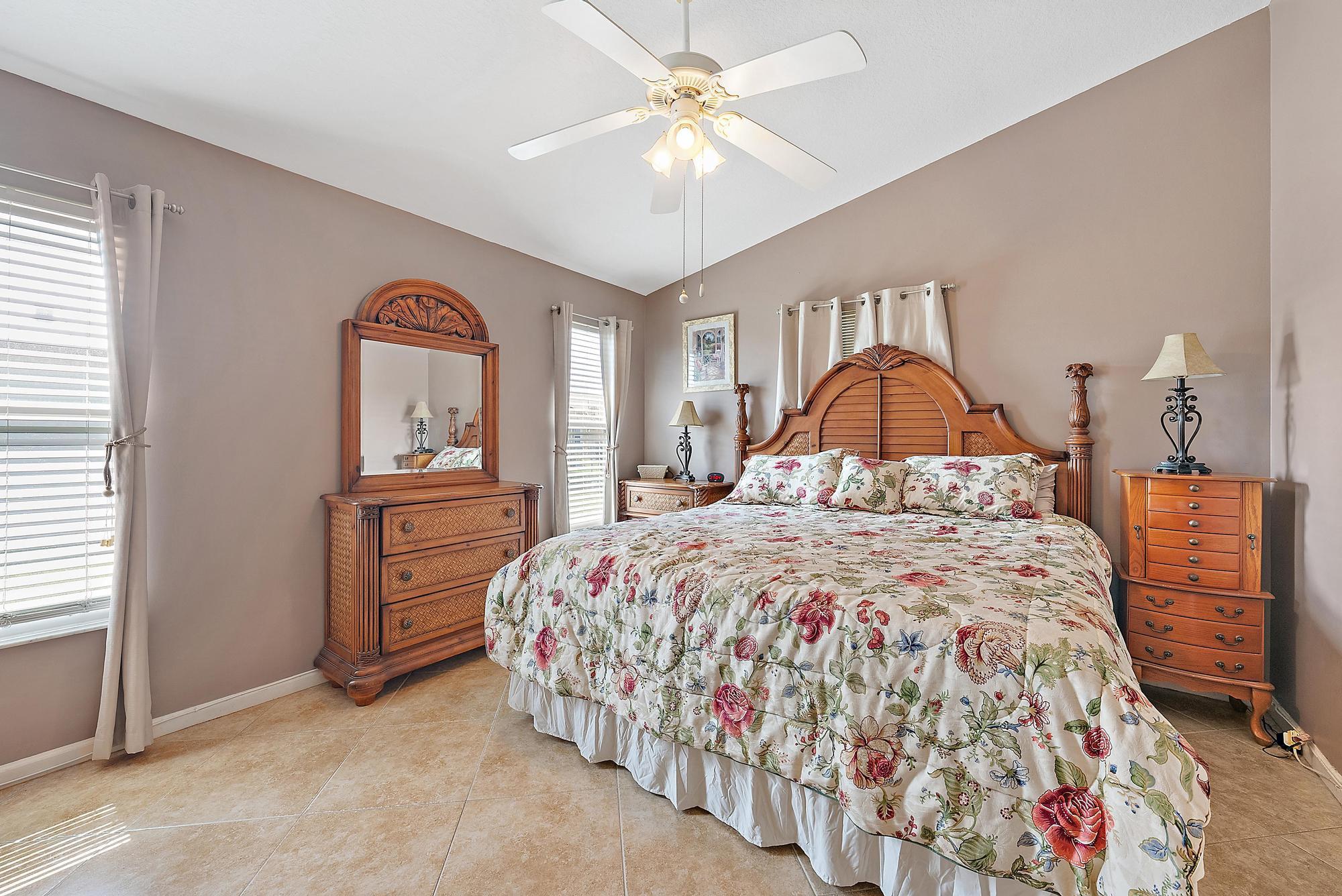 2740 SW Versailles Terrace