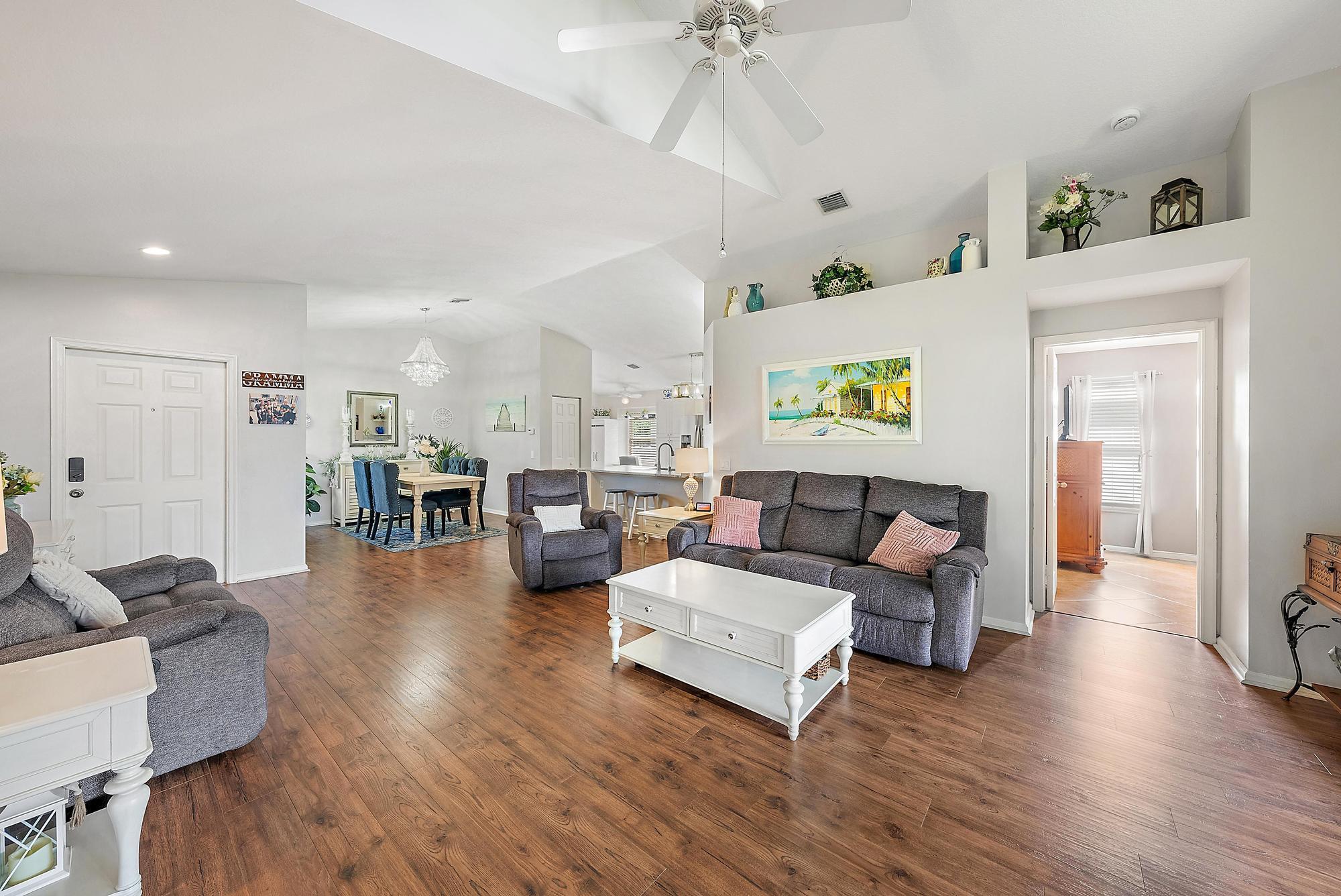 2740 SW Versailles Terrace