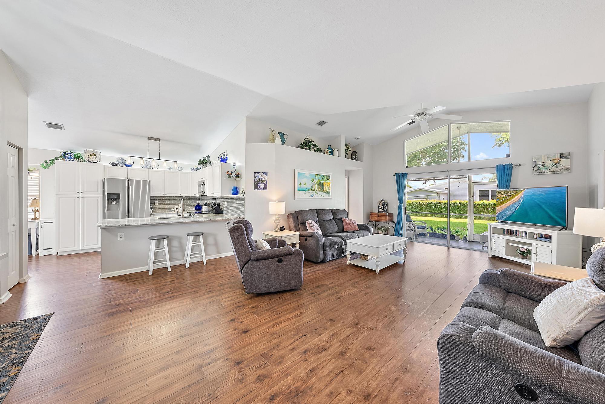 2740 SW Versailles Terrace