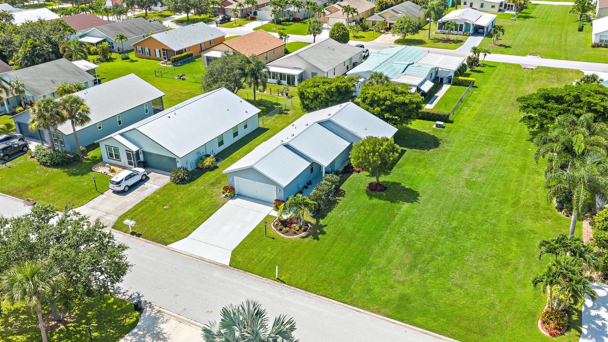 2740 SW Versailles Terrace