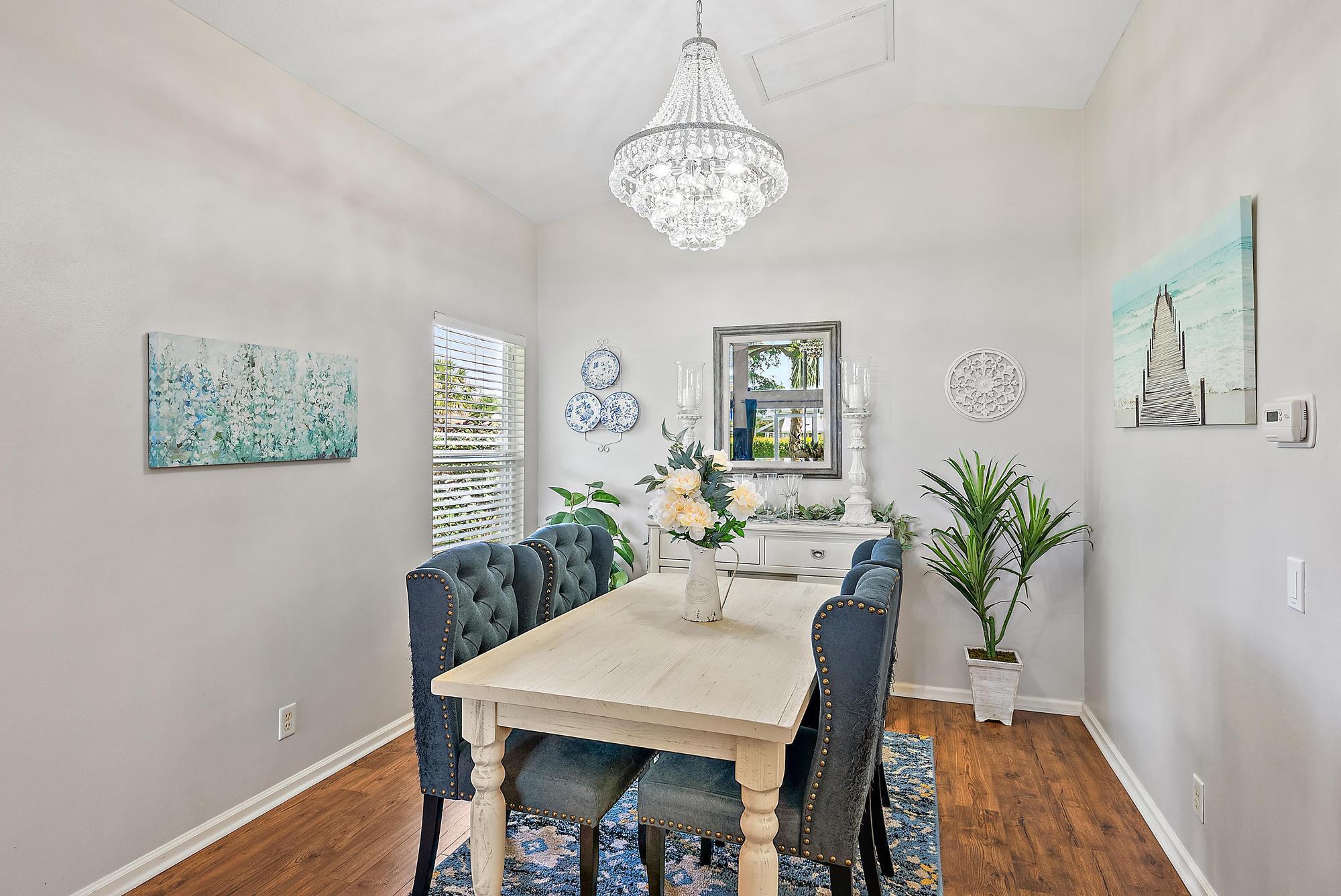 2740 SW Versailles Terrace