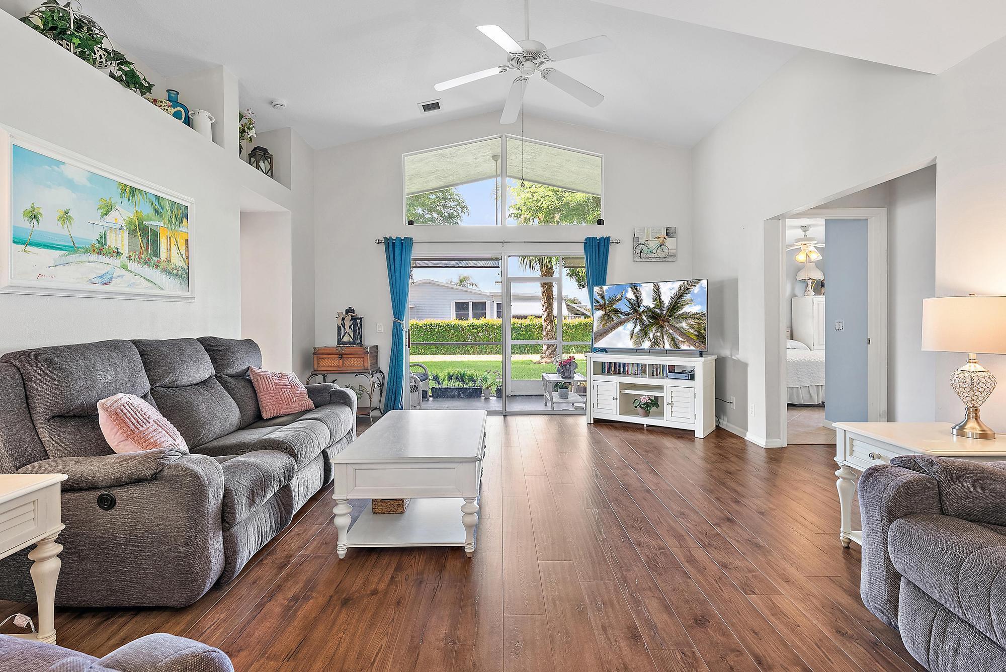 2740 SW Versailles Terrace