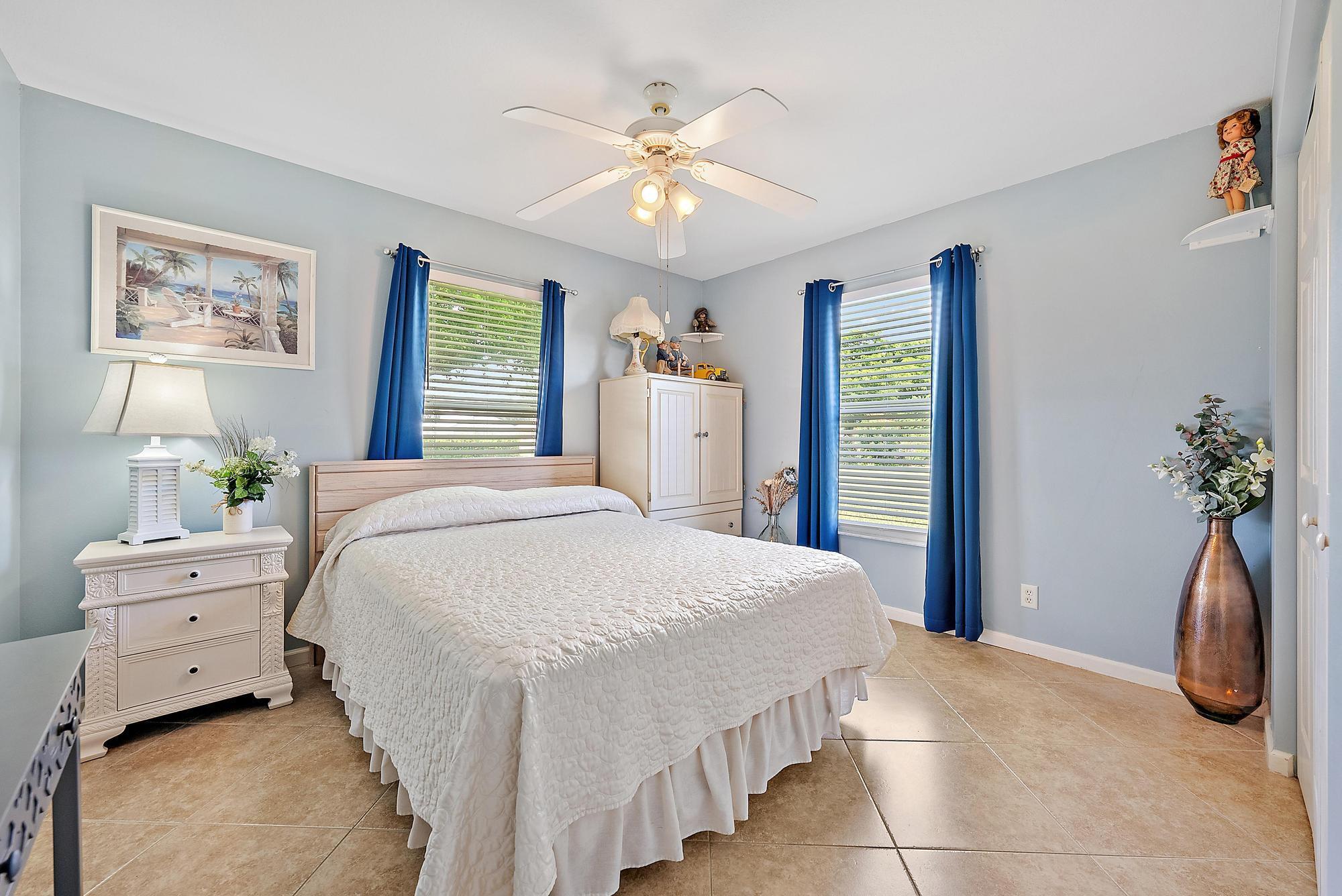 2740 SW Versailles Terrace