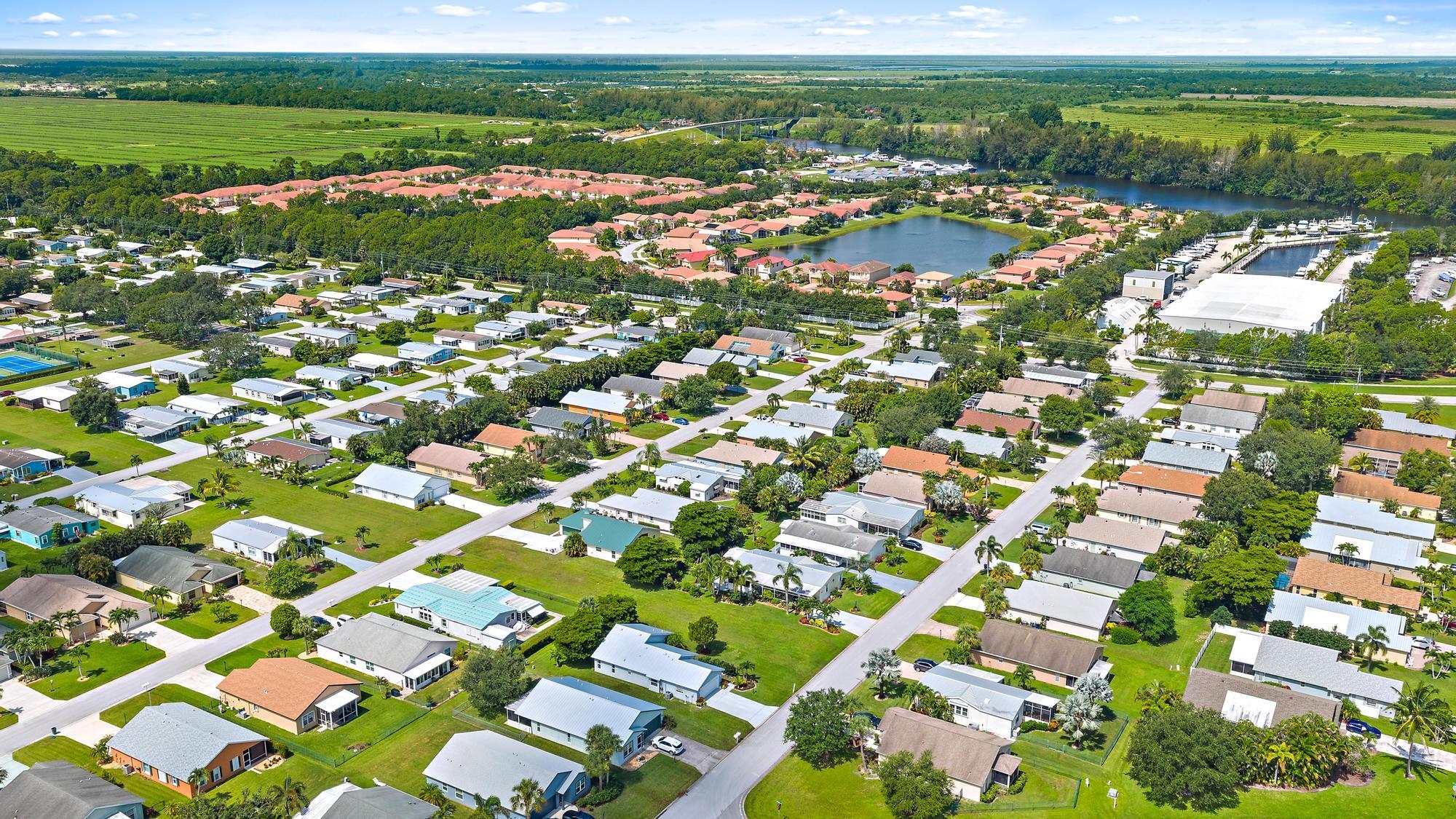 2740 SW Versailles Terrace