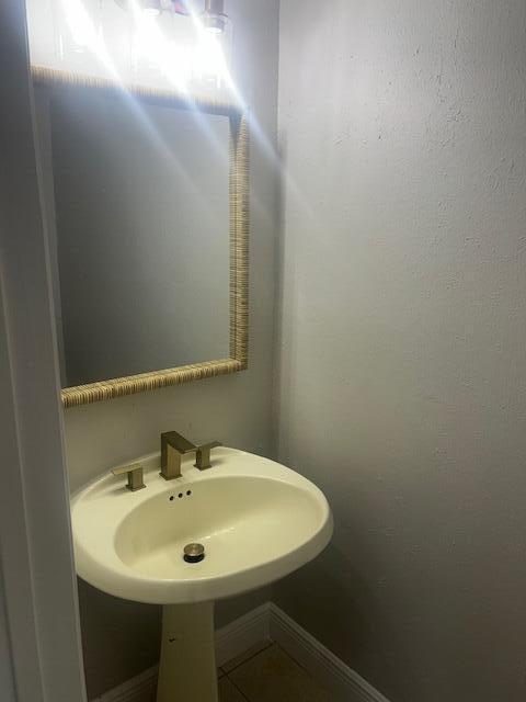 1000 Shorewinds Drive