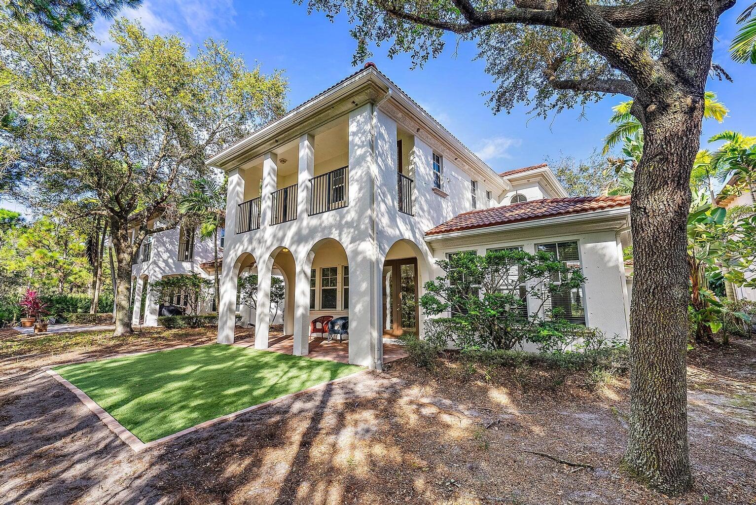 885 Taft Court