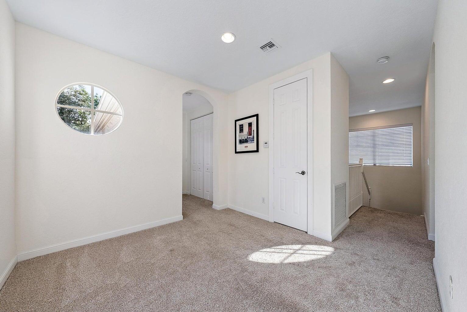 885 Taft Court
