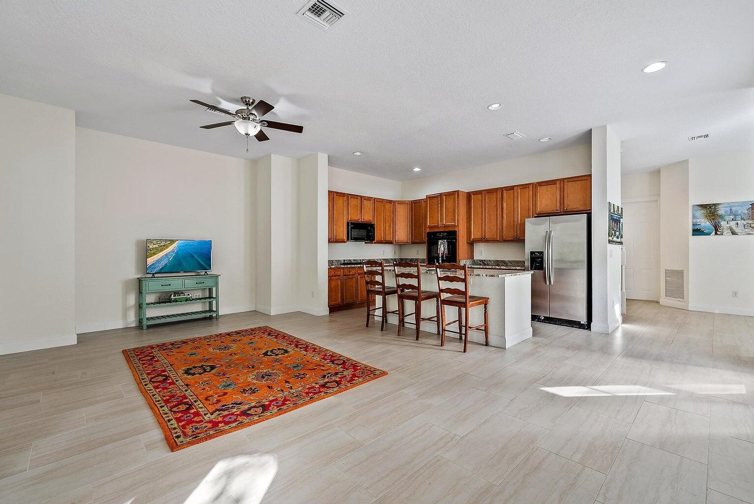 885 Taft Court