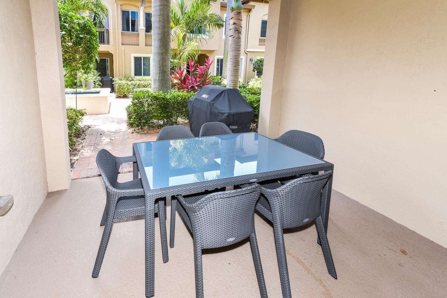 3033 Waterside Circle