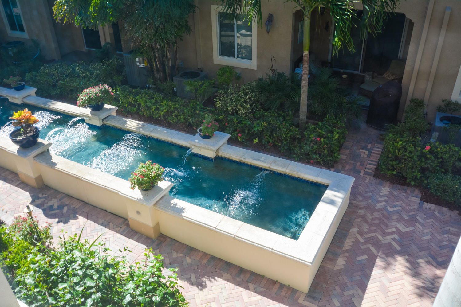 3033 Waterside Circle