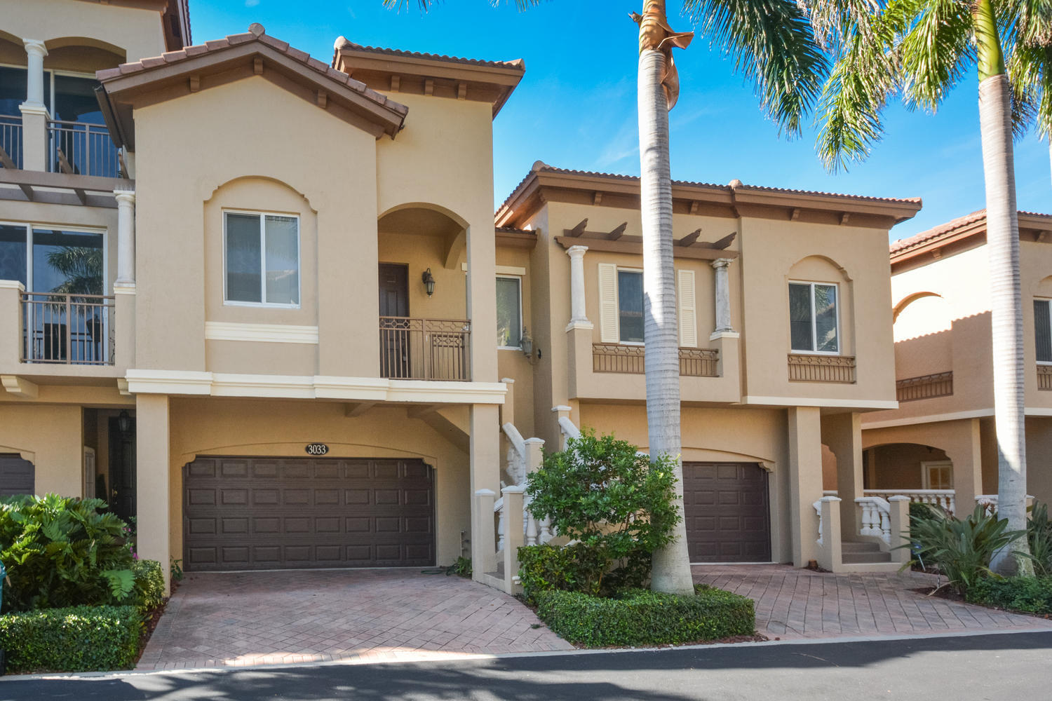 3033 Waterside Circle
