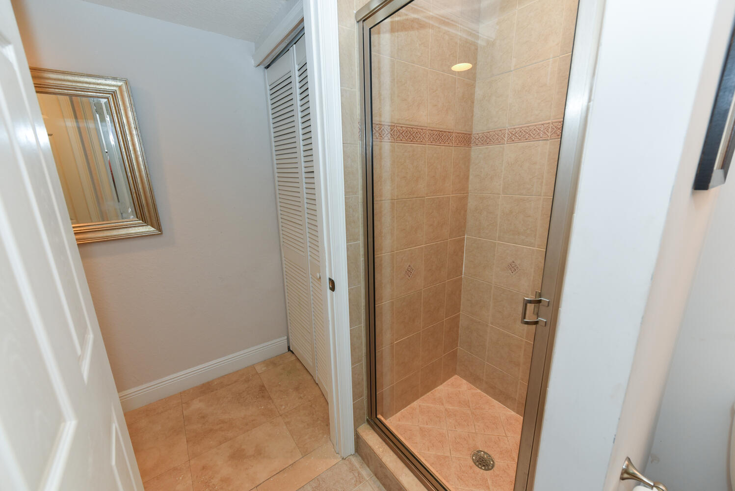 3033 Waterside Circle