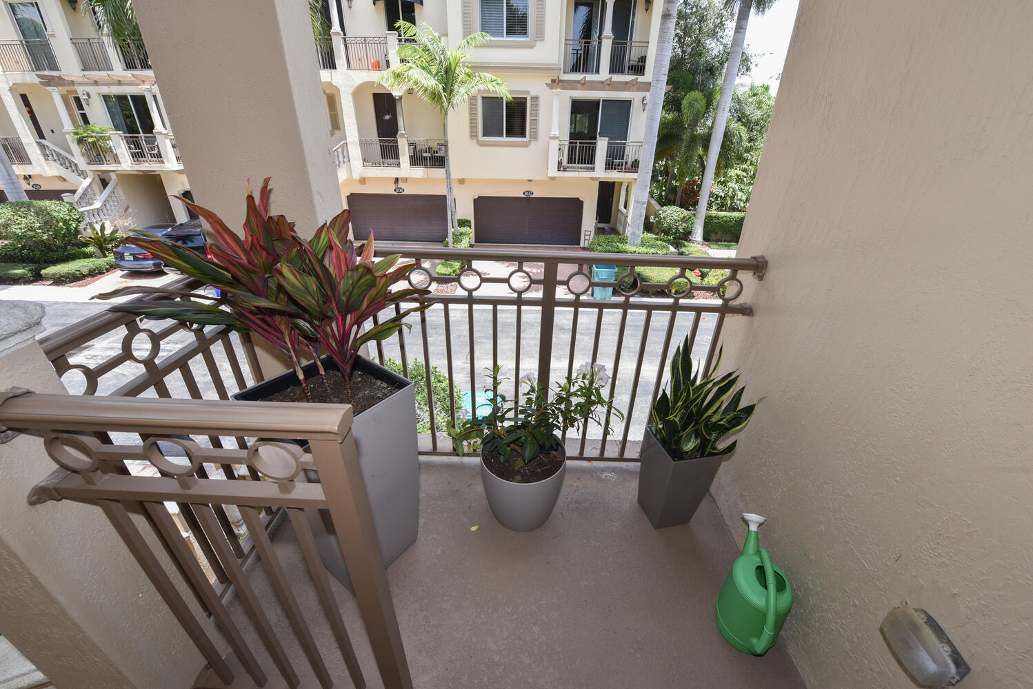 3033 Waterside Circle