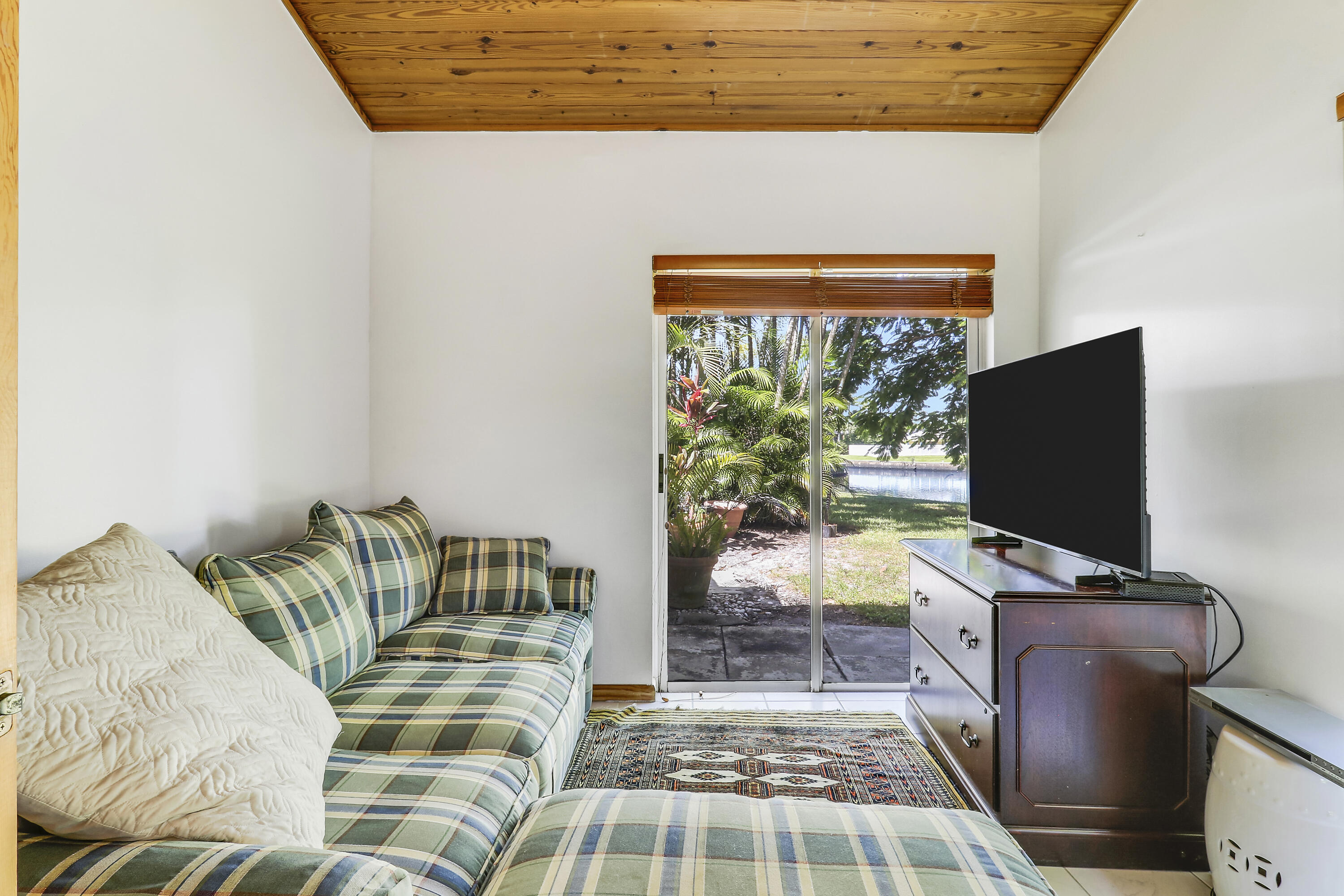 1329 Chippewa Street