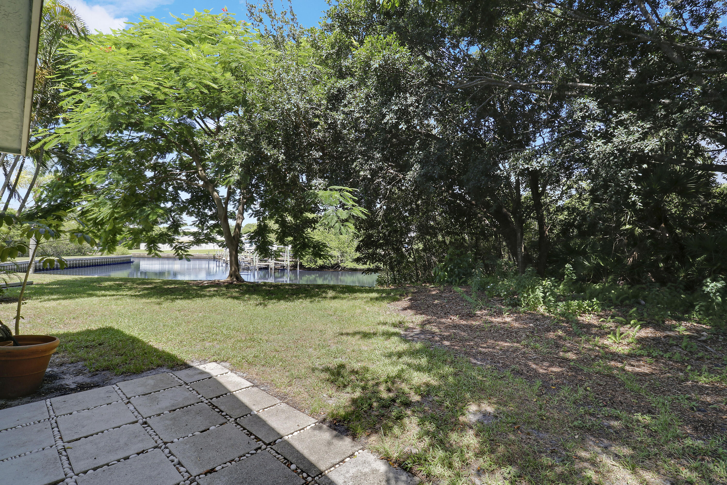 1329 Chippewa Street