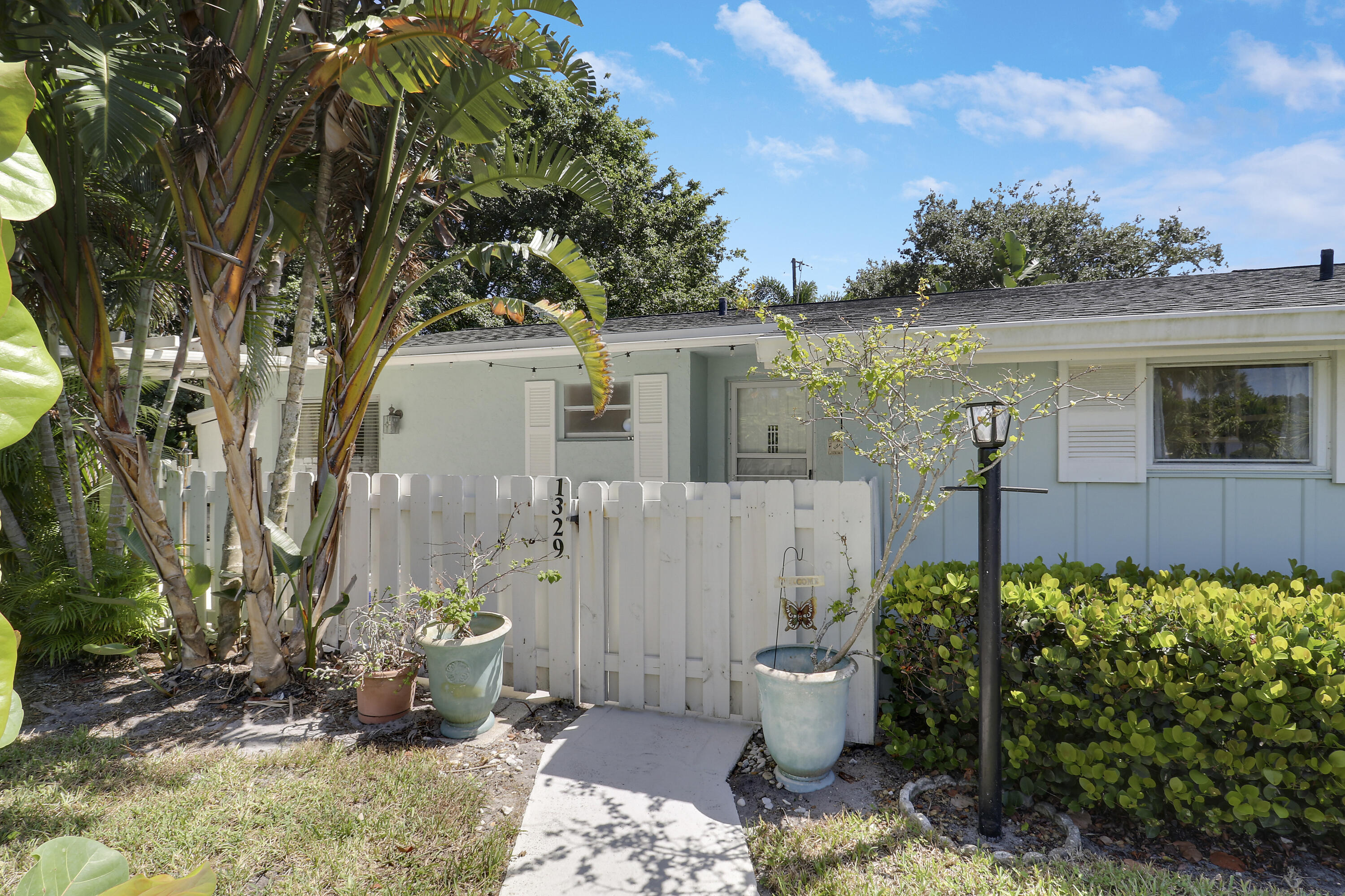 1329 Chippewa Street