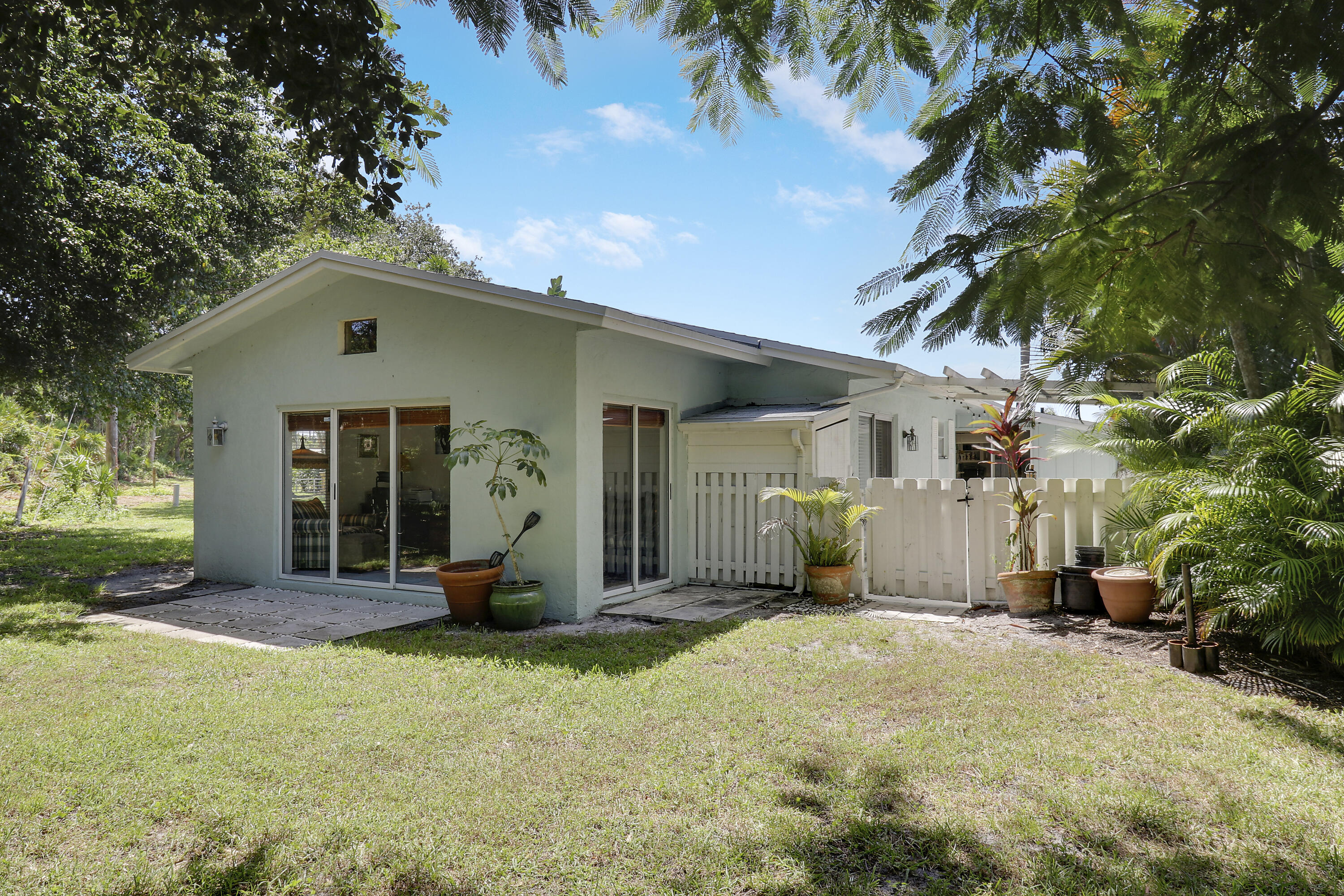 1329 Chippewa Street