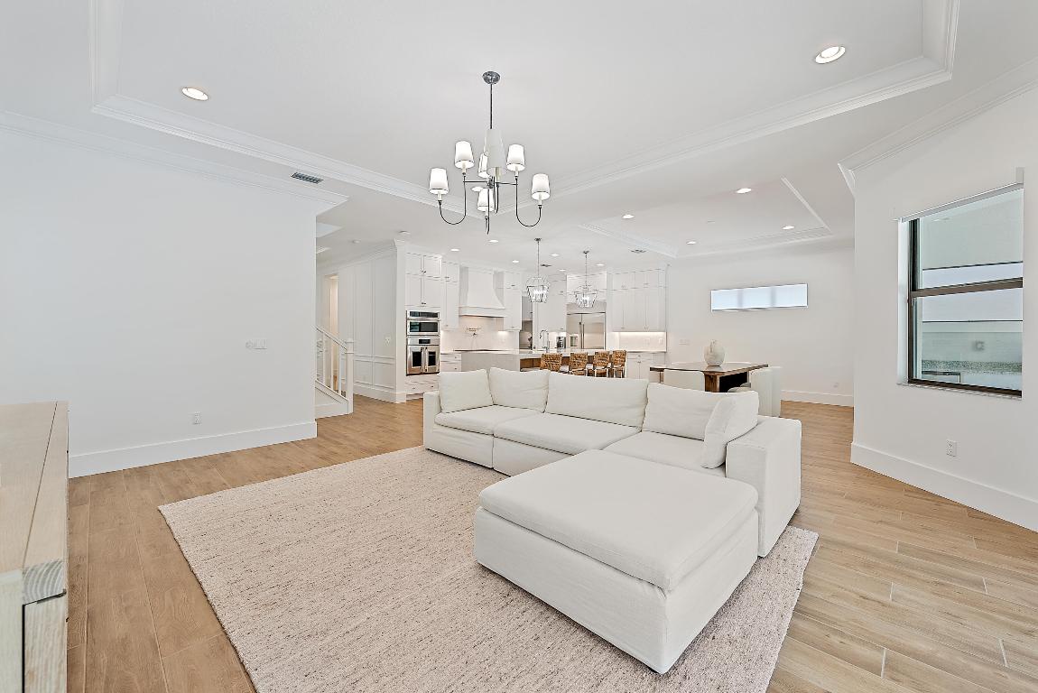 13498 Artisan Circle