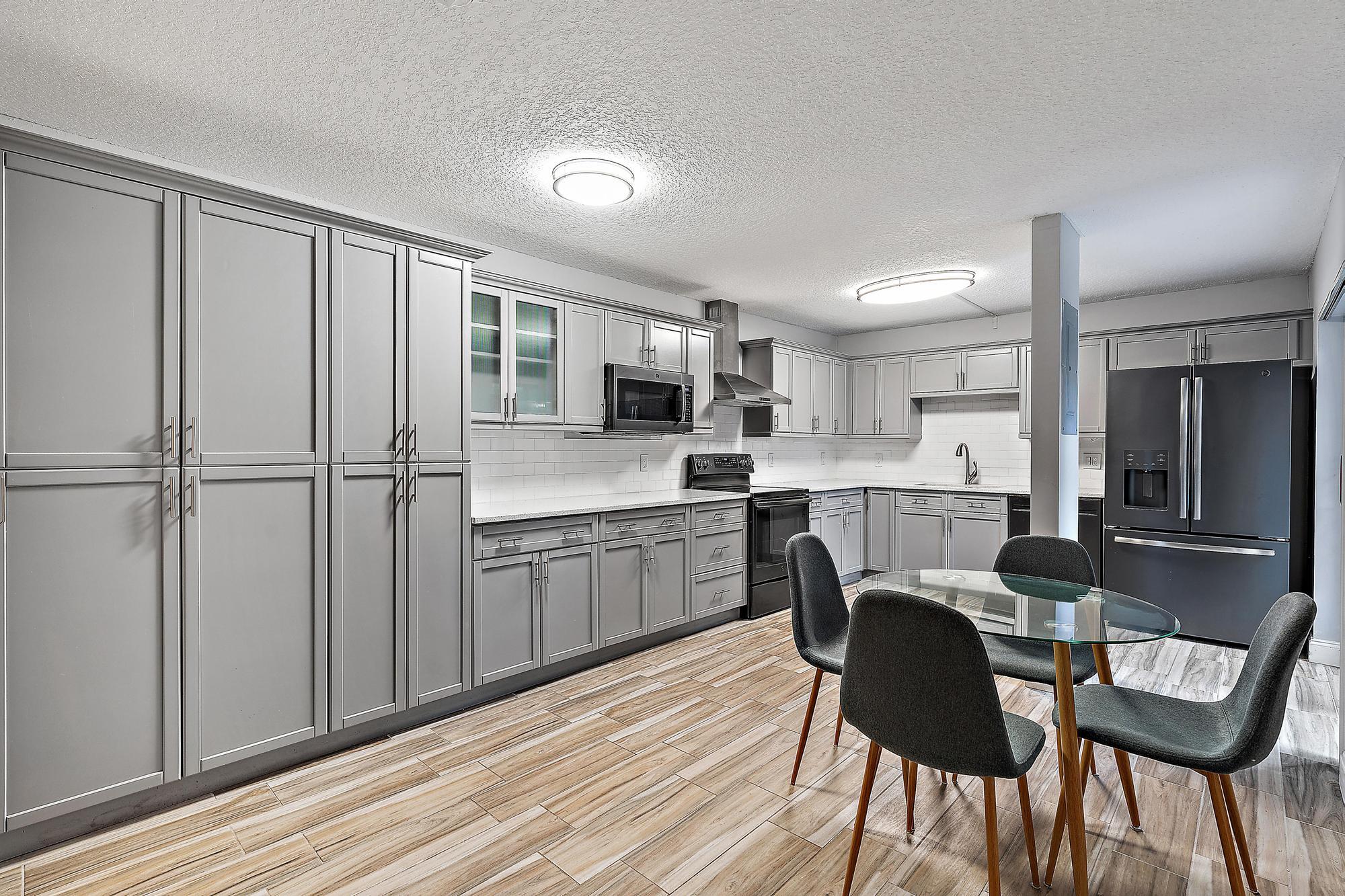 825 Center Street 1b