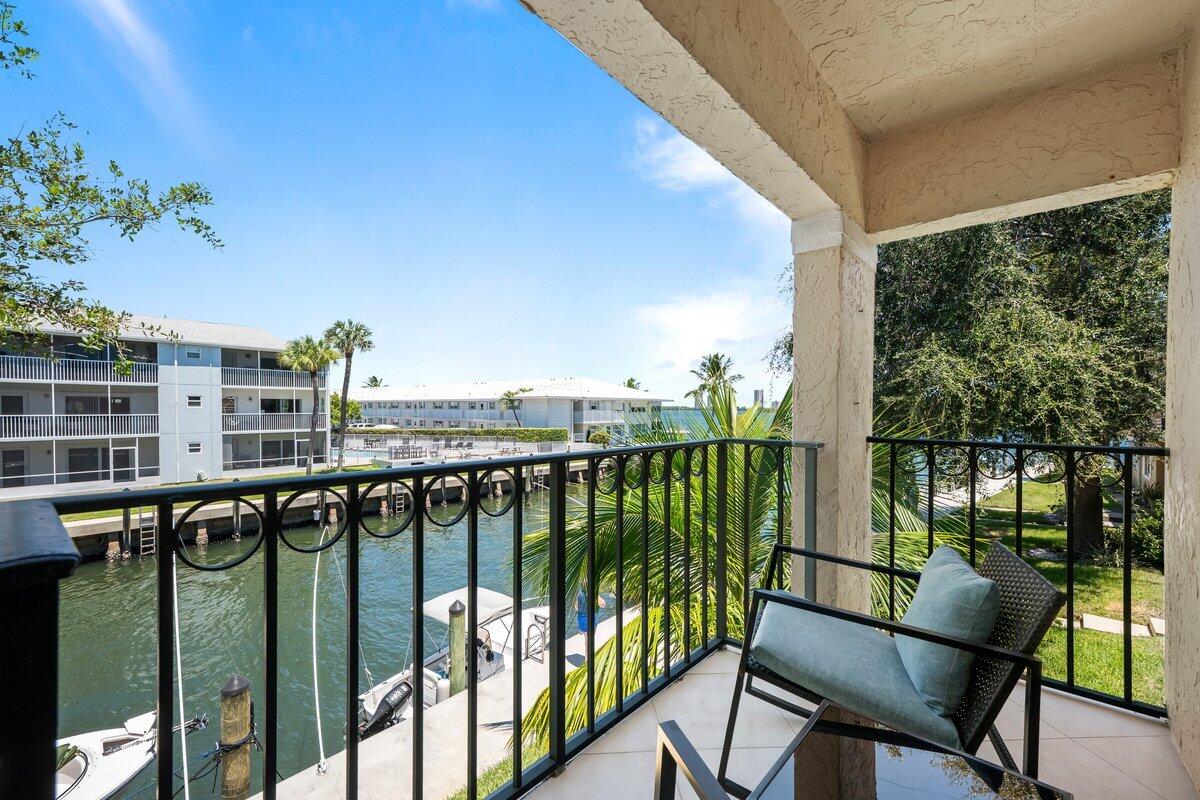 1145 Lakeshore Drive 201