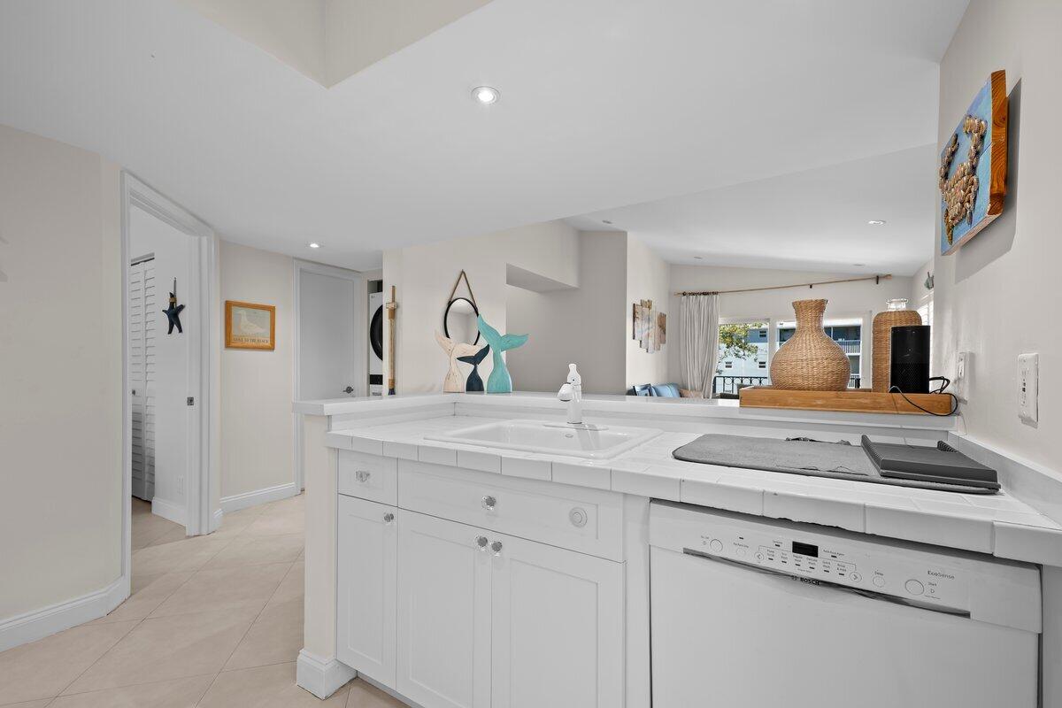 1145 Lakeshore Drive 201