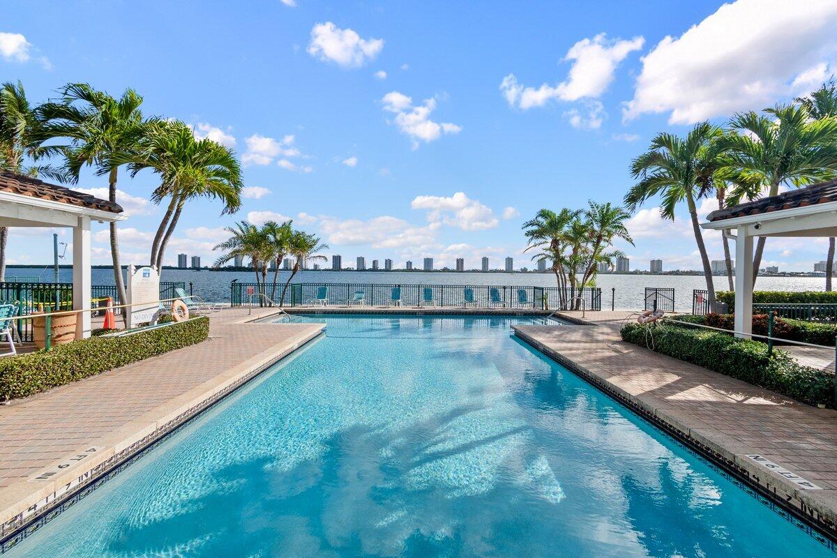 1145 Lakeshore Drive 201