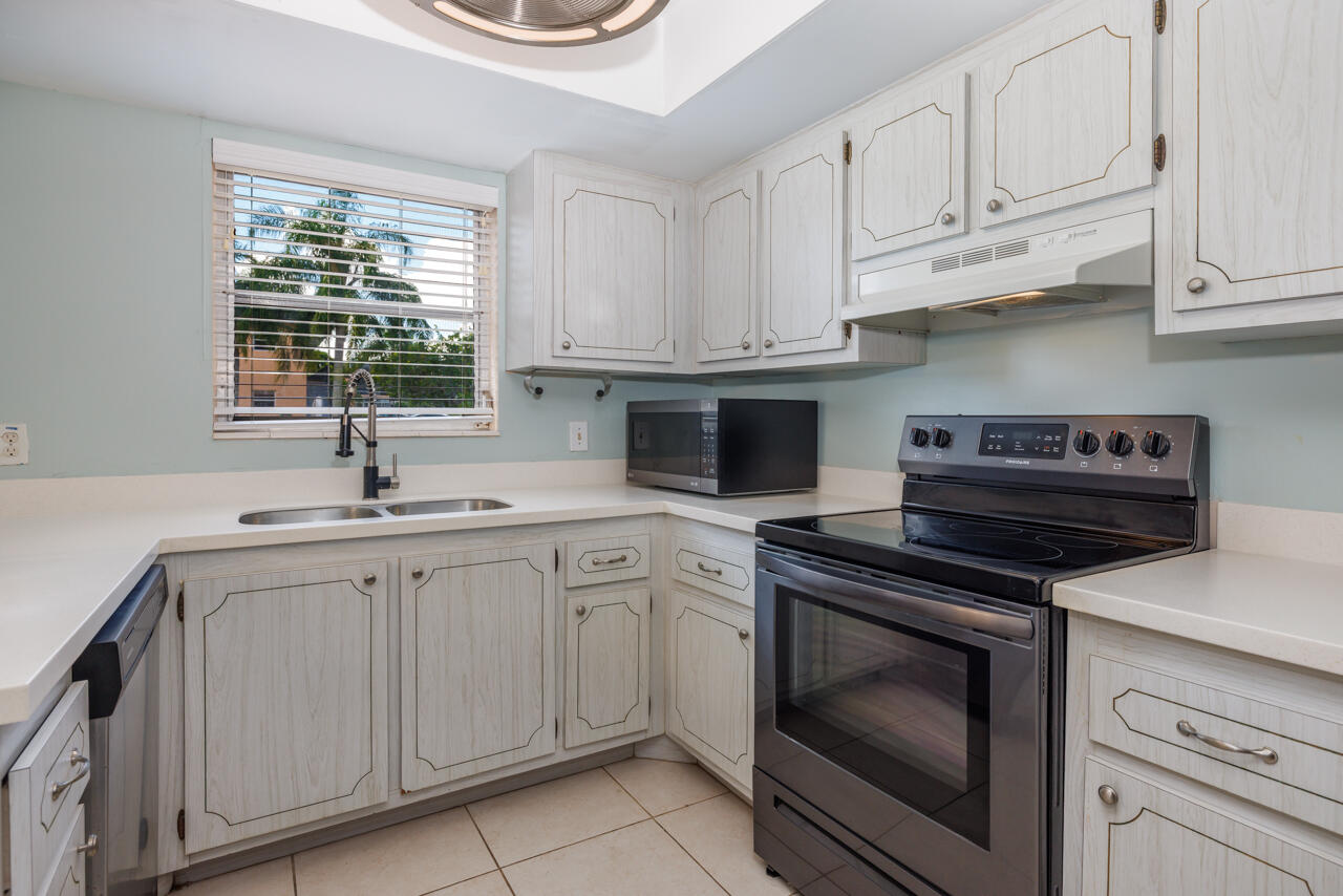 2950 SE Ocean Boulevard 53-3