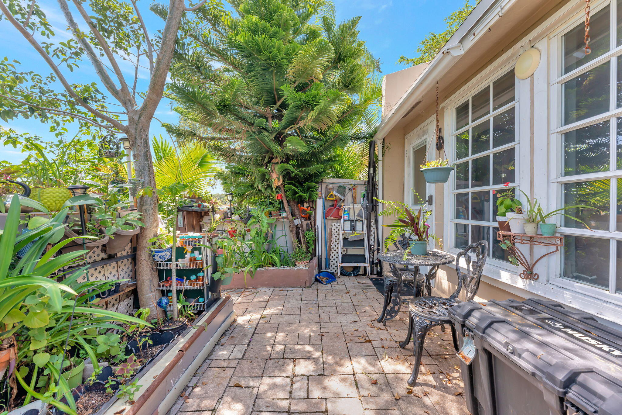 814 Banks Road