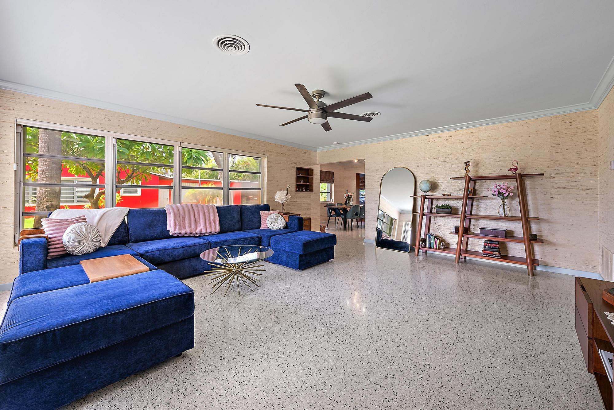 631 S Palmway