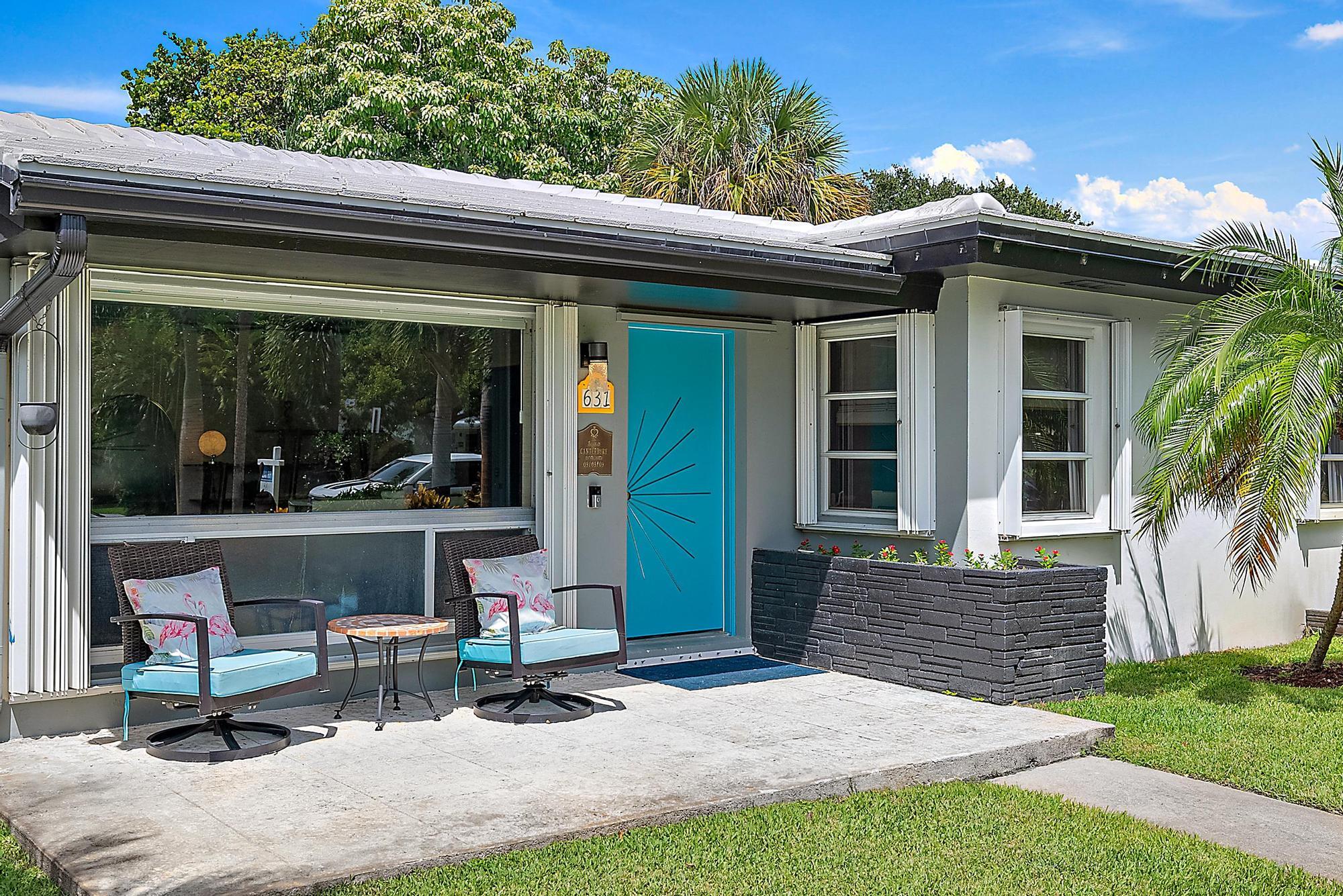 631 S Palmway