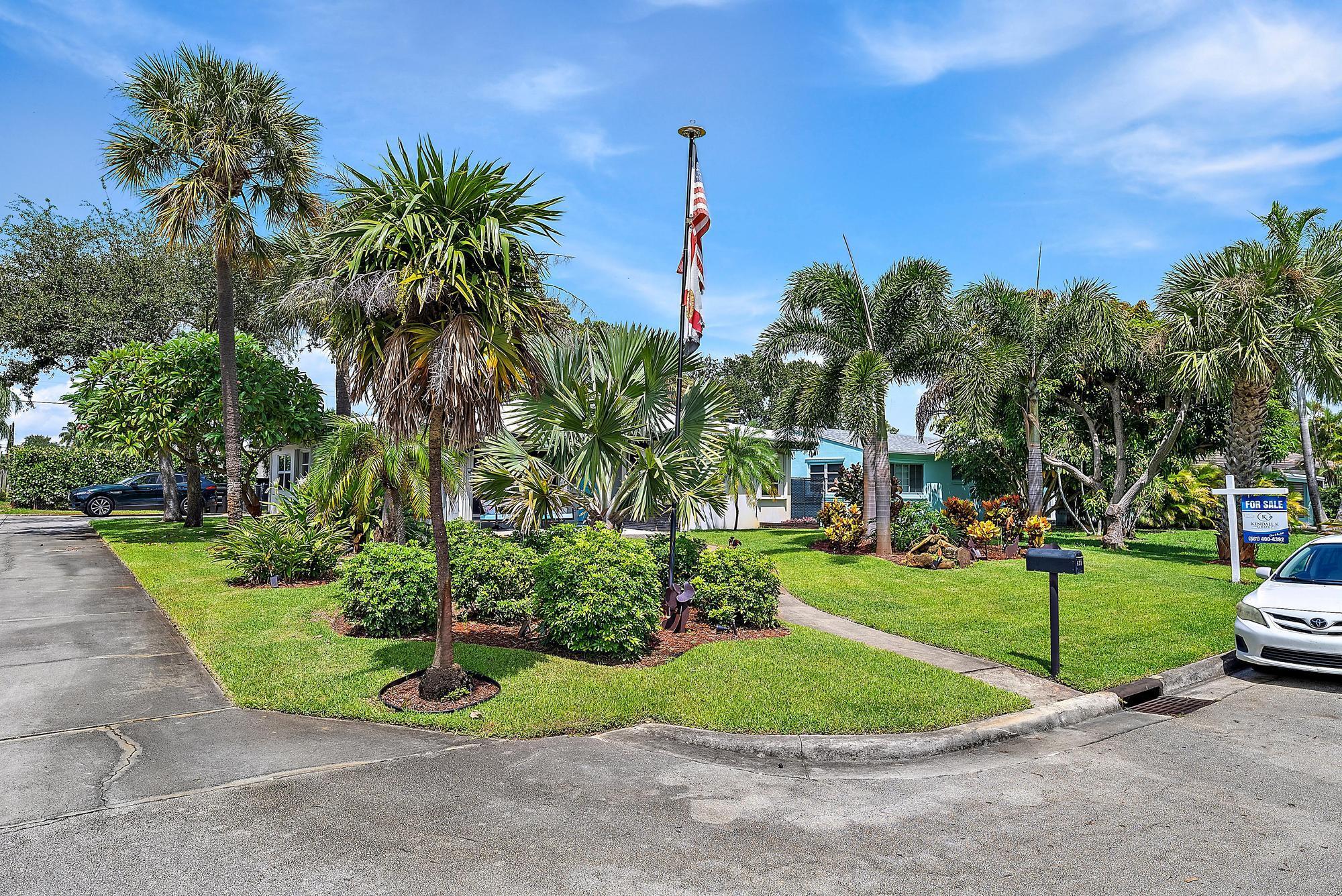631 S Palmway