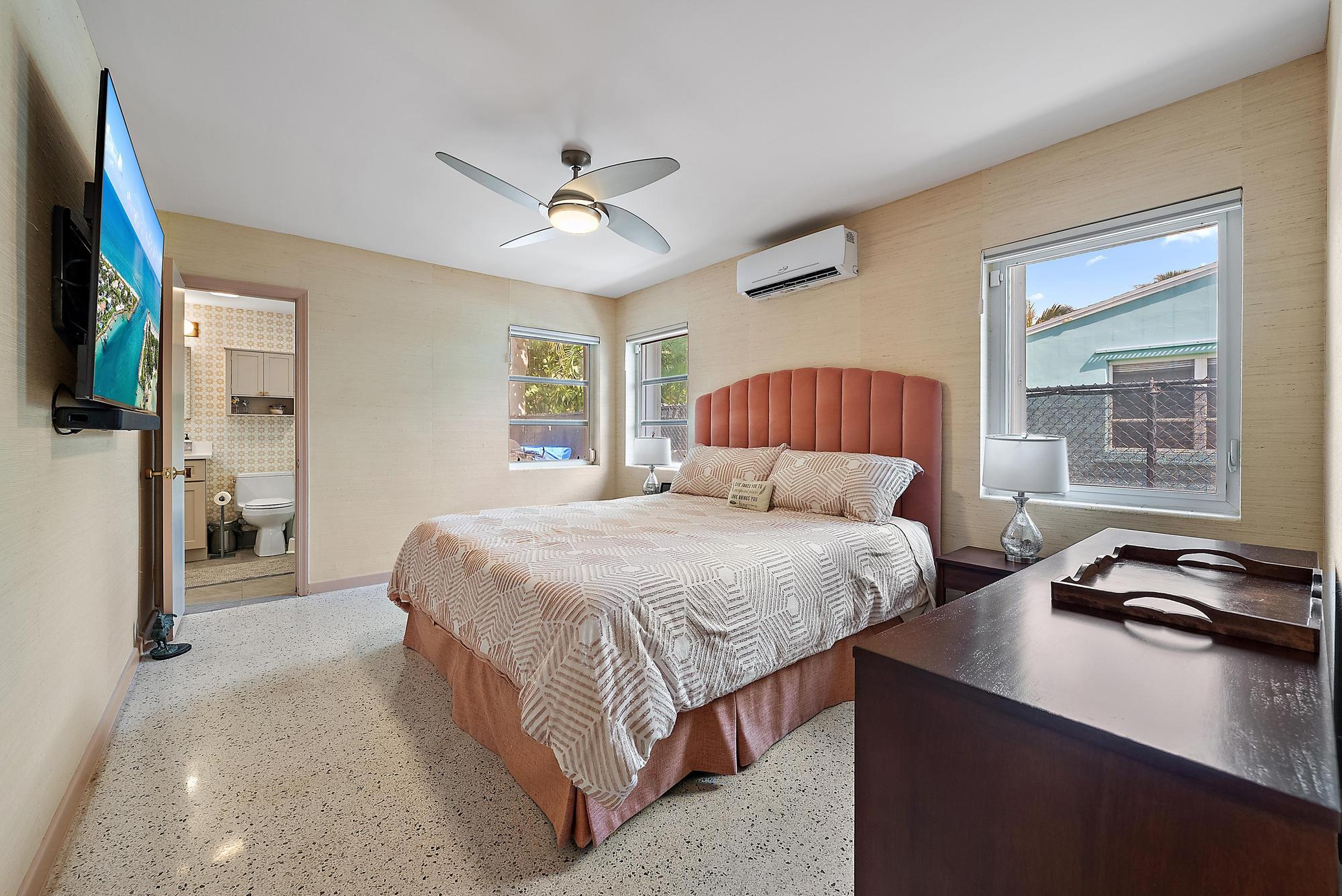 631 S Palmway