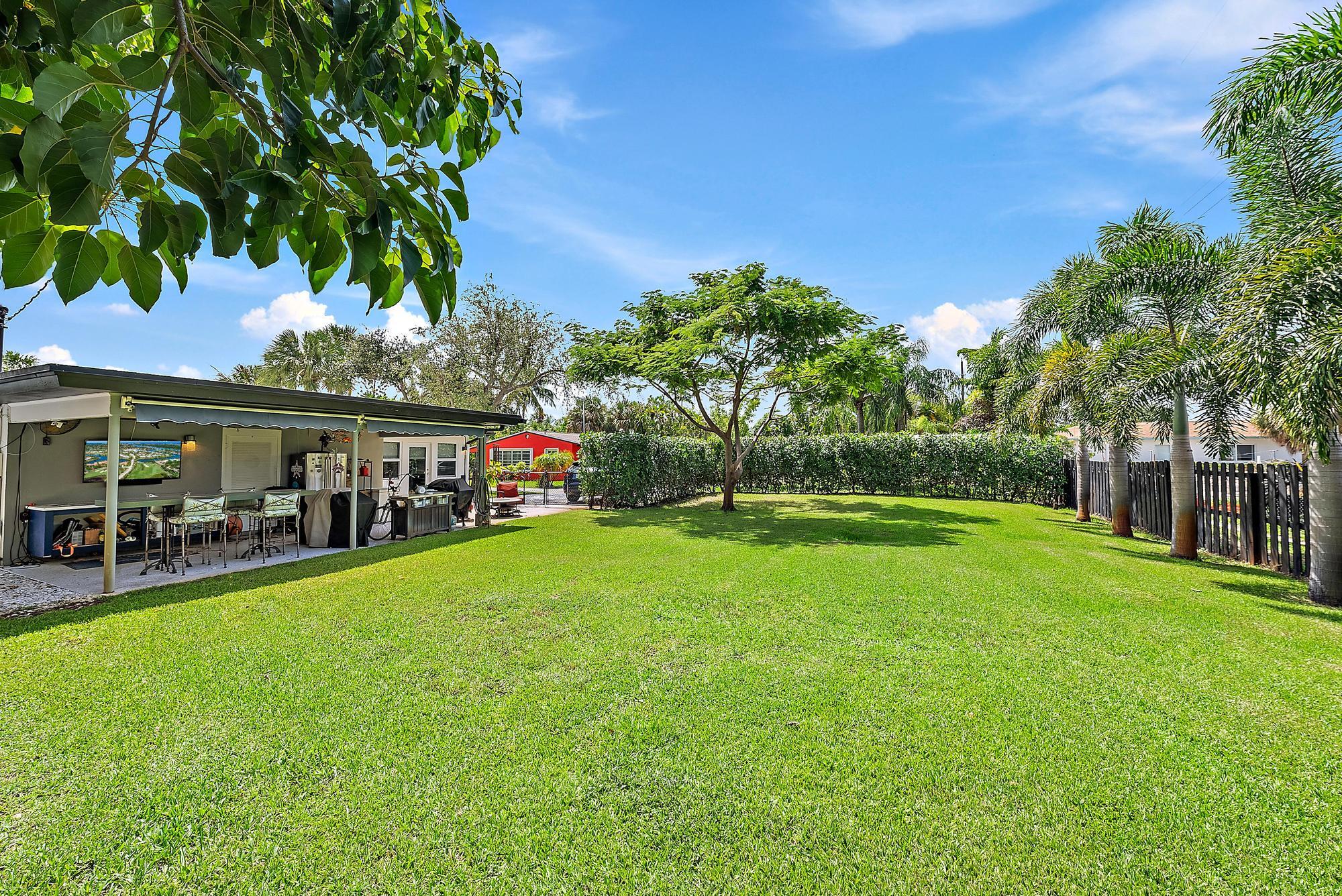 631 S Palmway