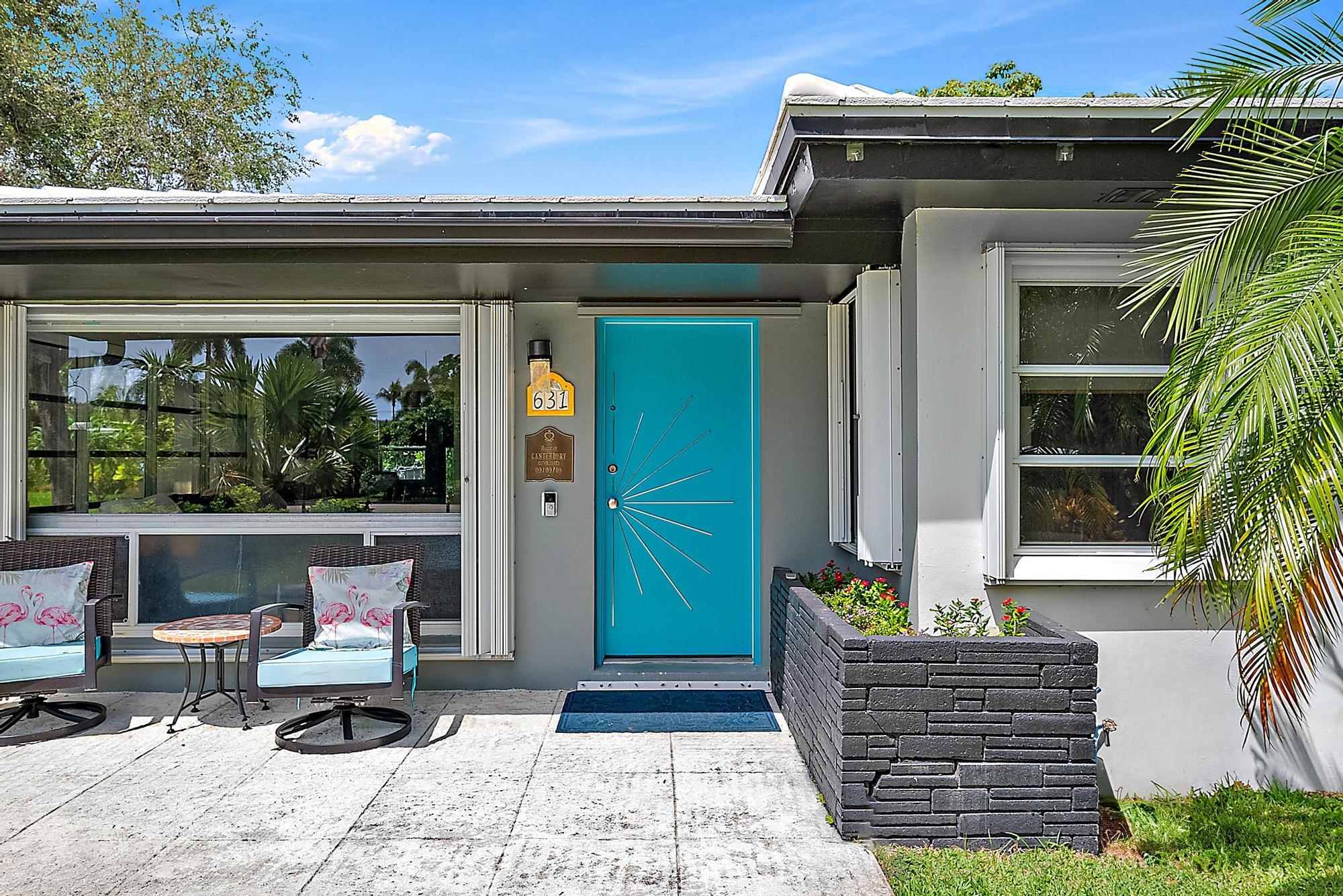 631 S Palmway