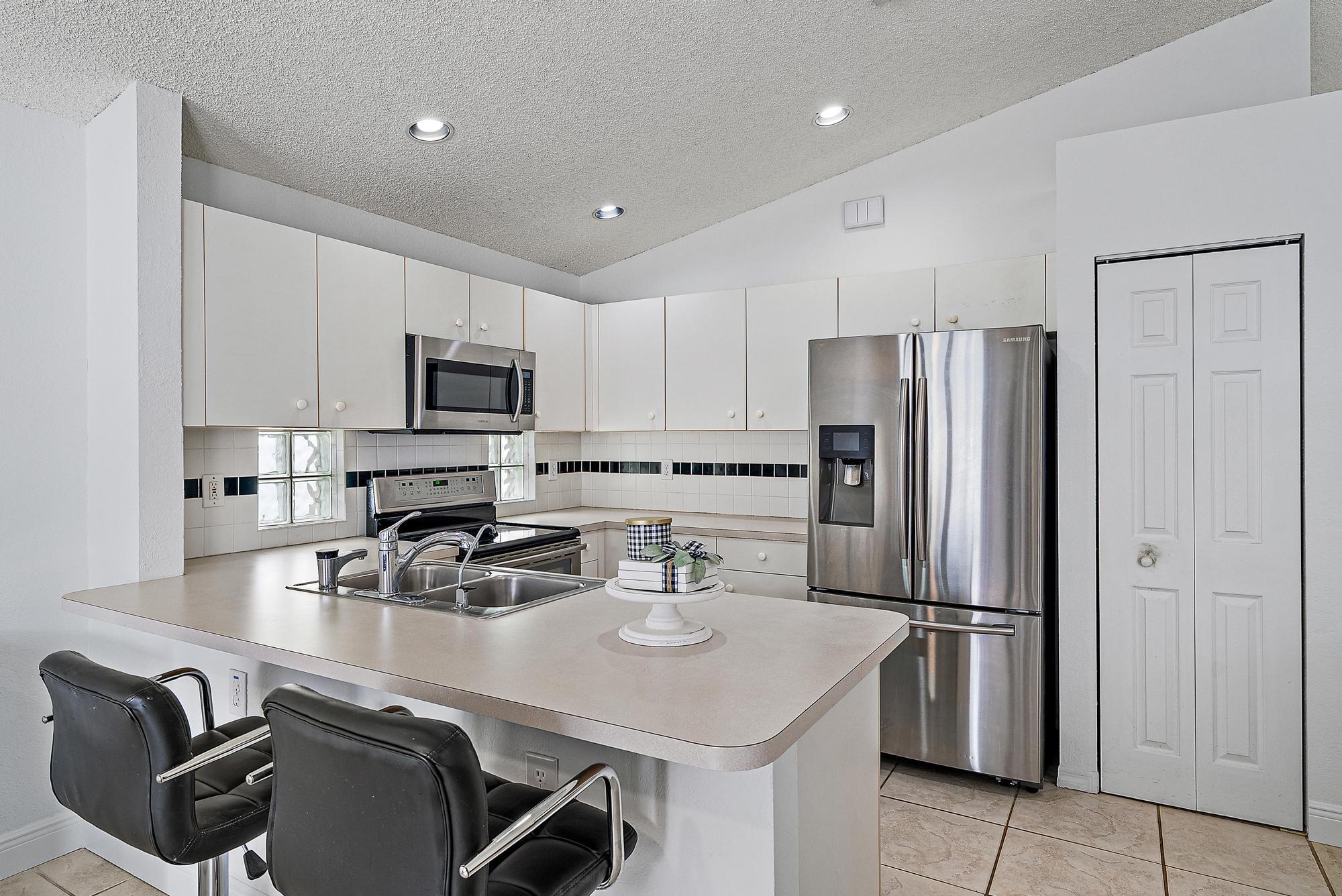 4078 Manor Forest Trail