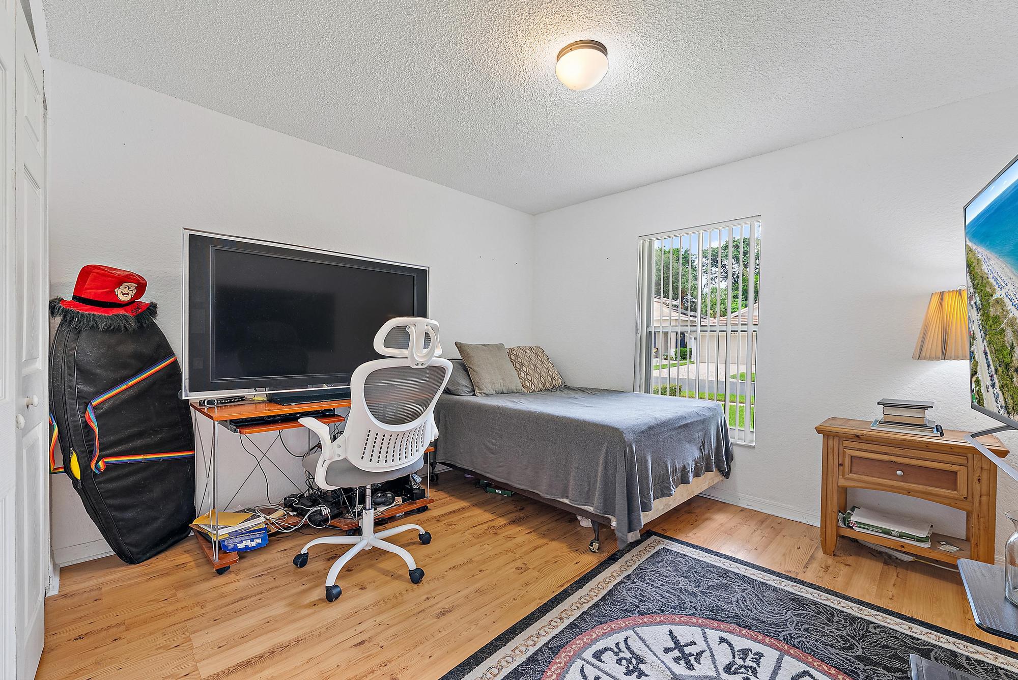 4078 Manor Forest Trail