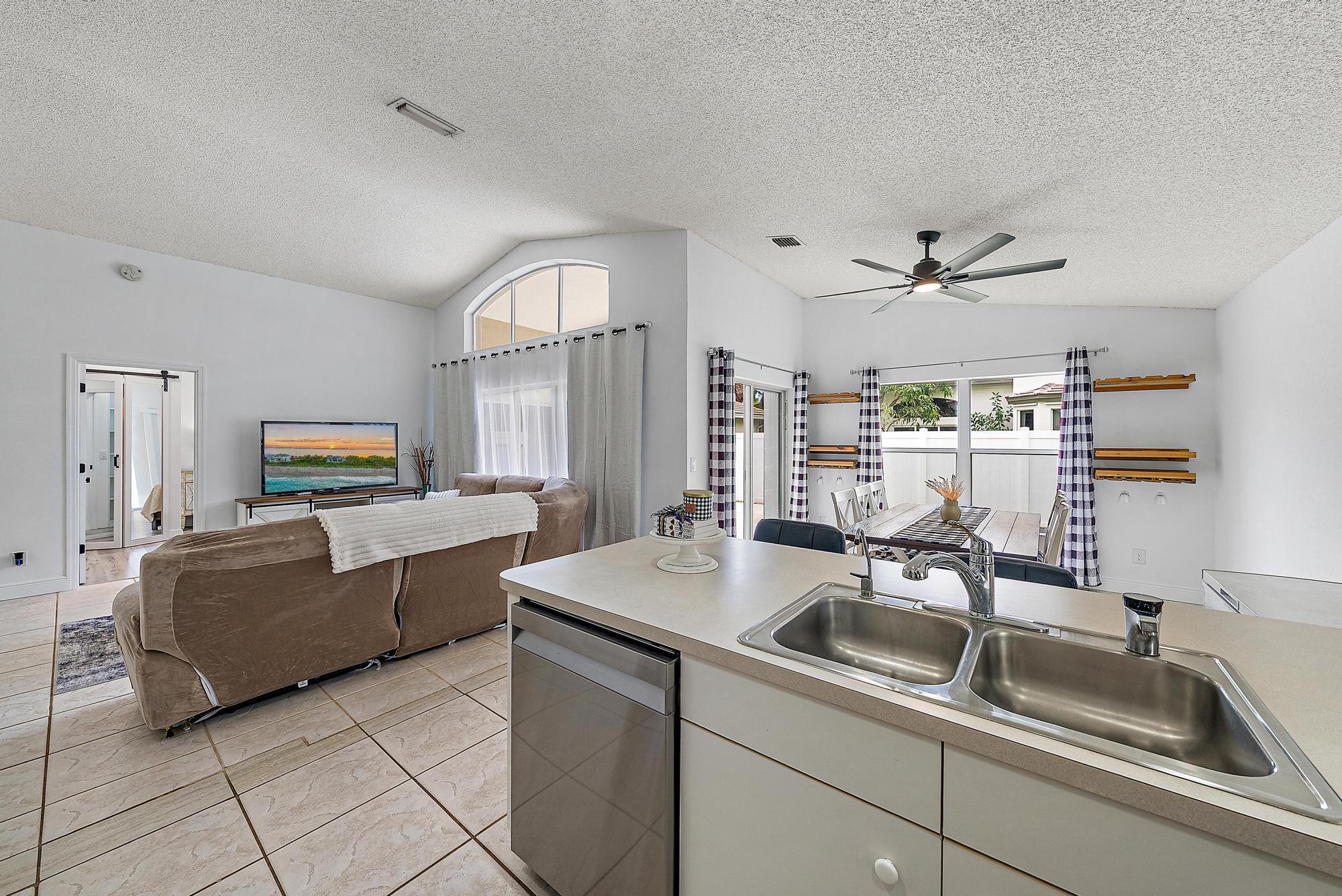 4078 Manor Forest Trail