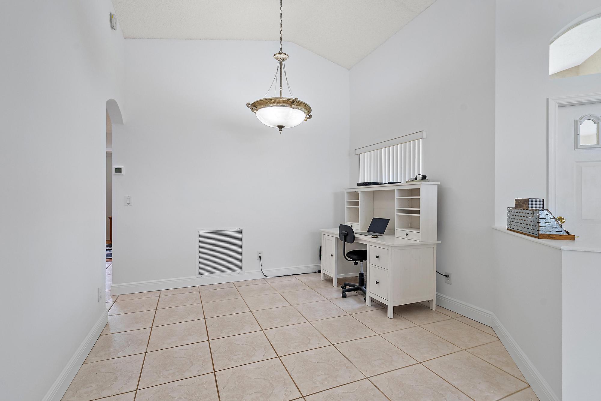 4078 Manor Forest Trail