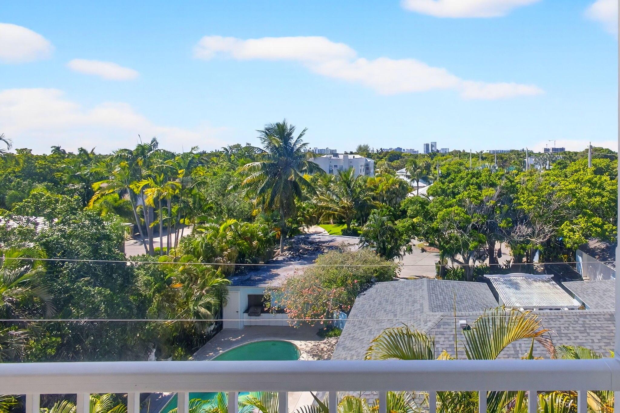 3940 N Flagler Drive 403