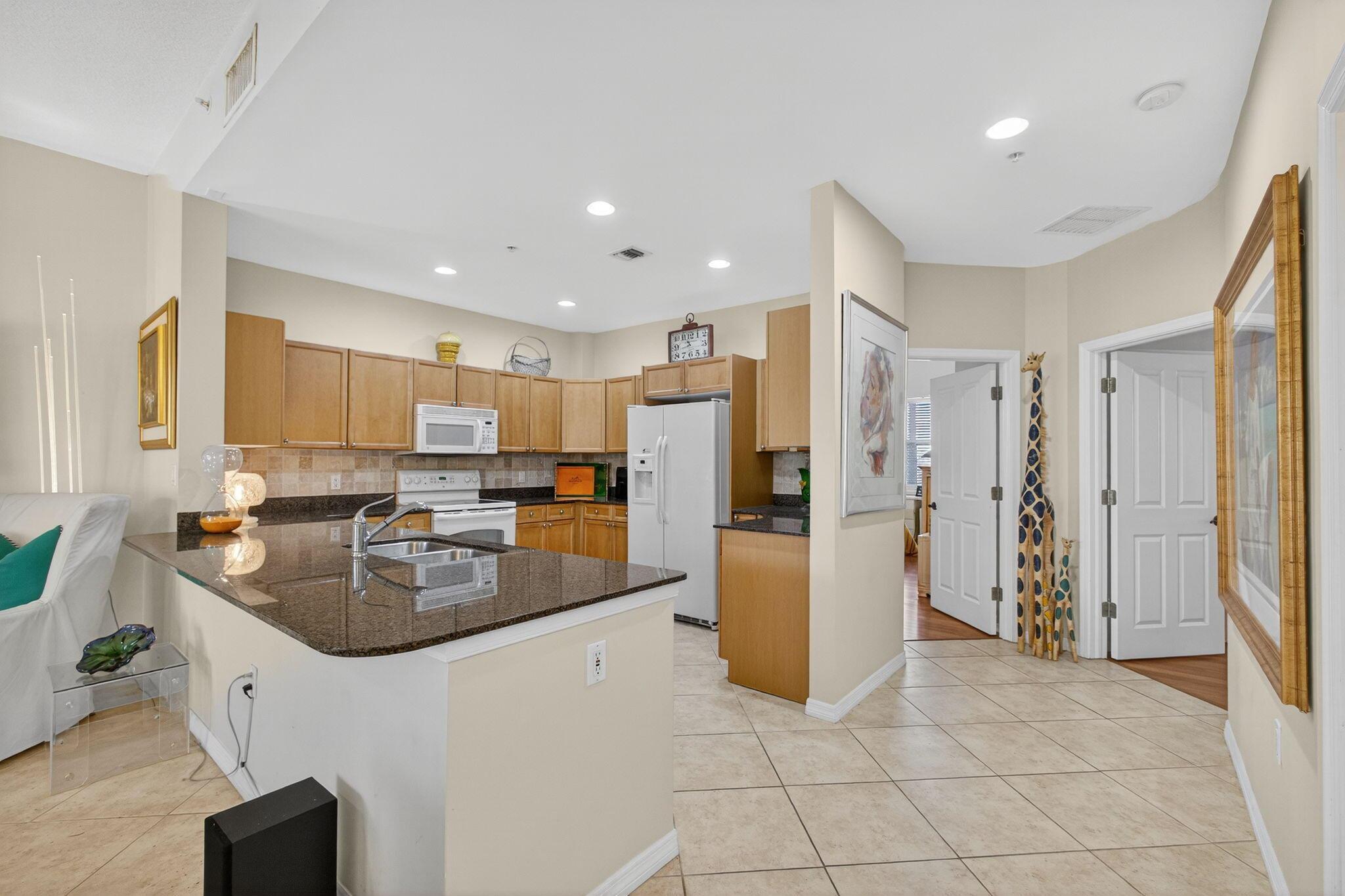 3940 N Flagler Drive 403