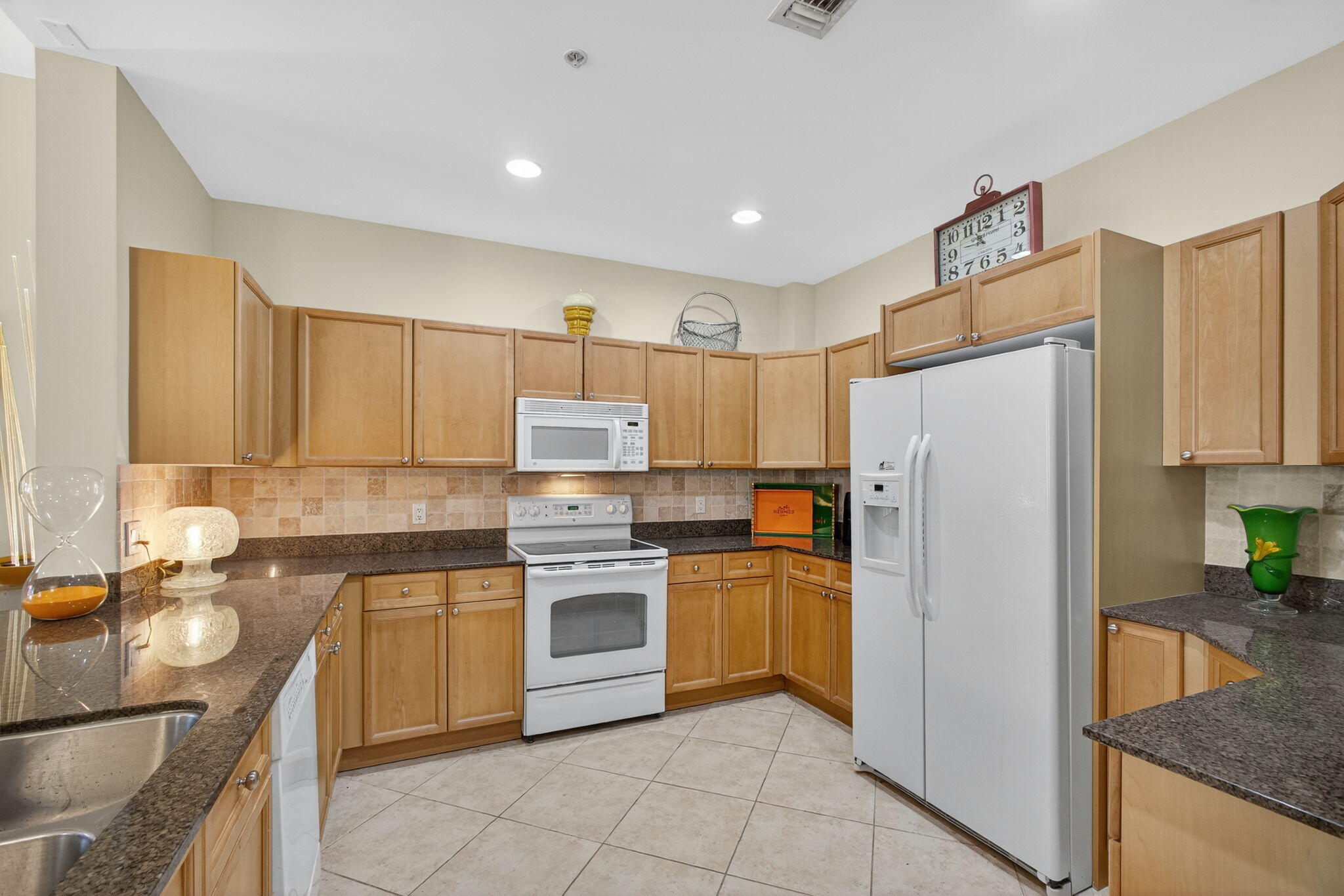 3940 N Flagler Drive 403